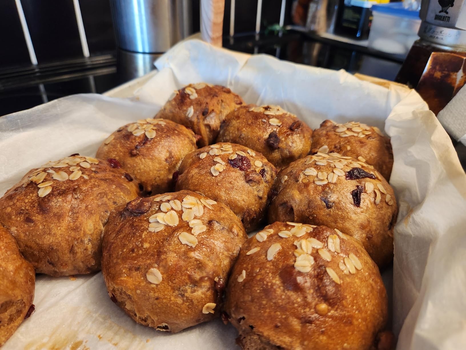 Artisan Sourdough Made Simple: A Beginner's Guide to Delicious Handcrafted Bread with Minimal Kneading customer photo 2