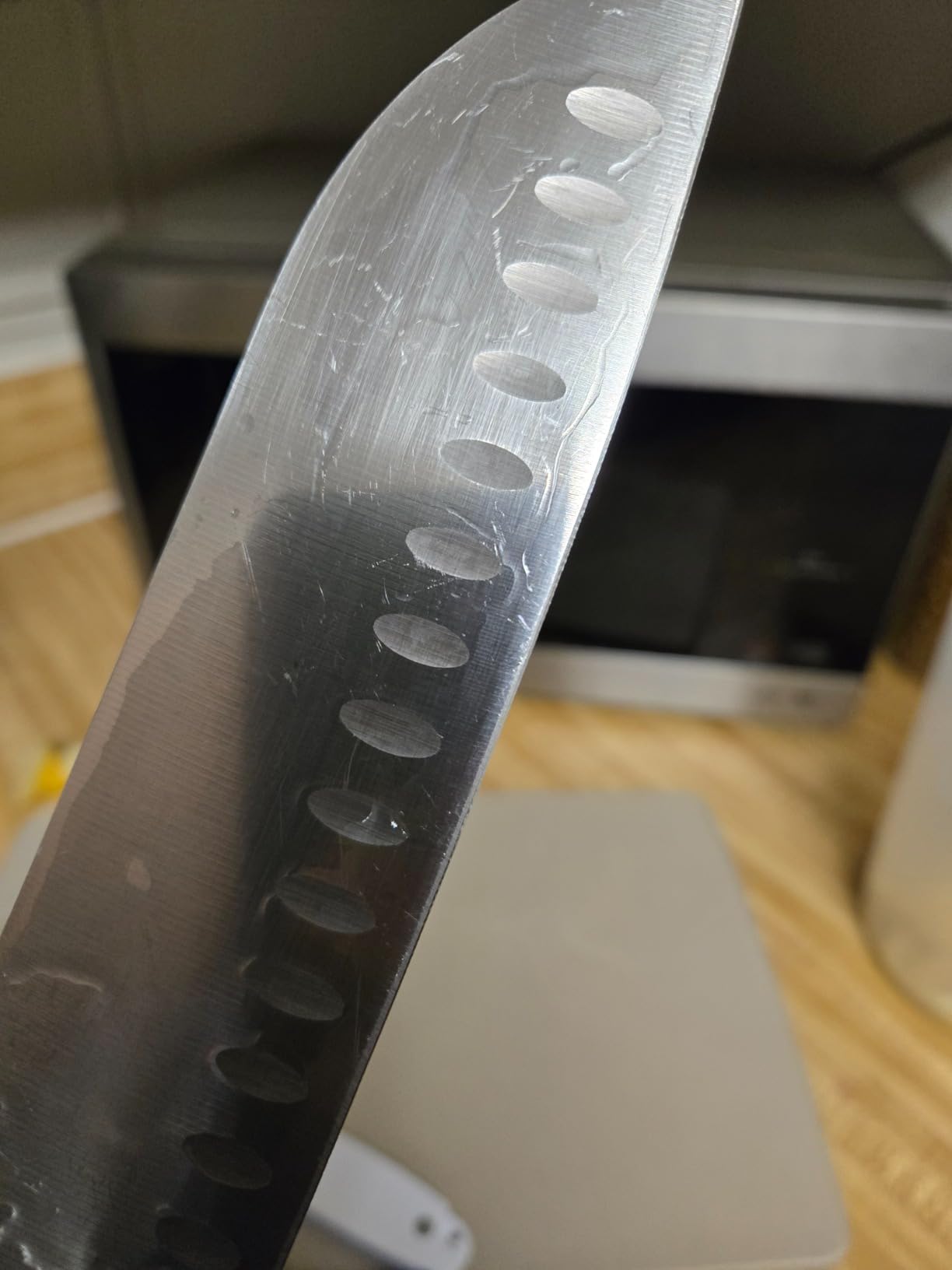 AccuSharp Knife Sharpener, Ergonomic Comfortable Handle, Compact & Easy to Use, Restore and Hone Straight & Serrated Knives, White customer photo 2