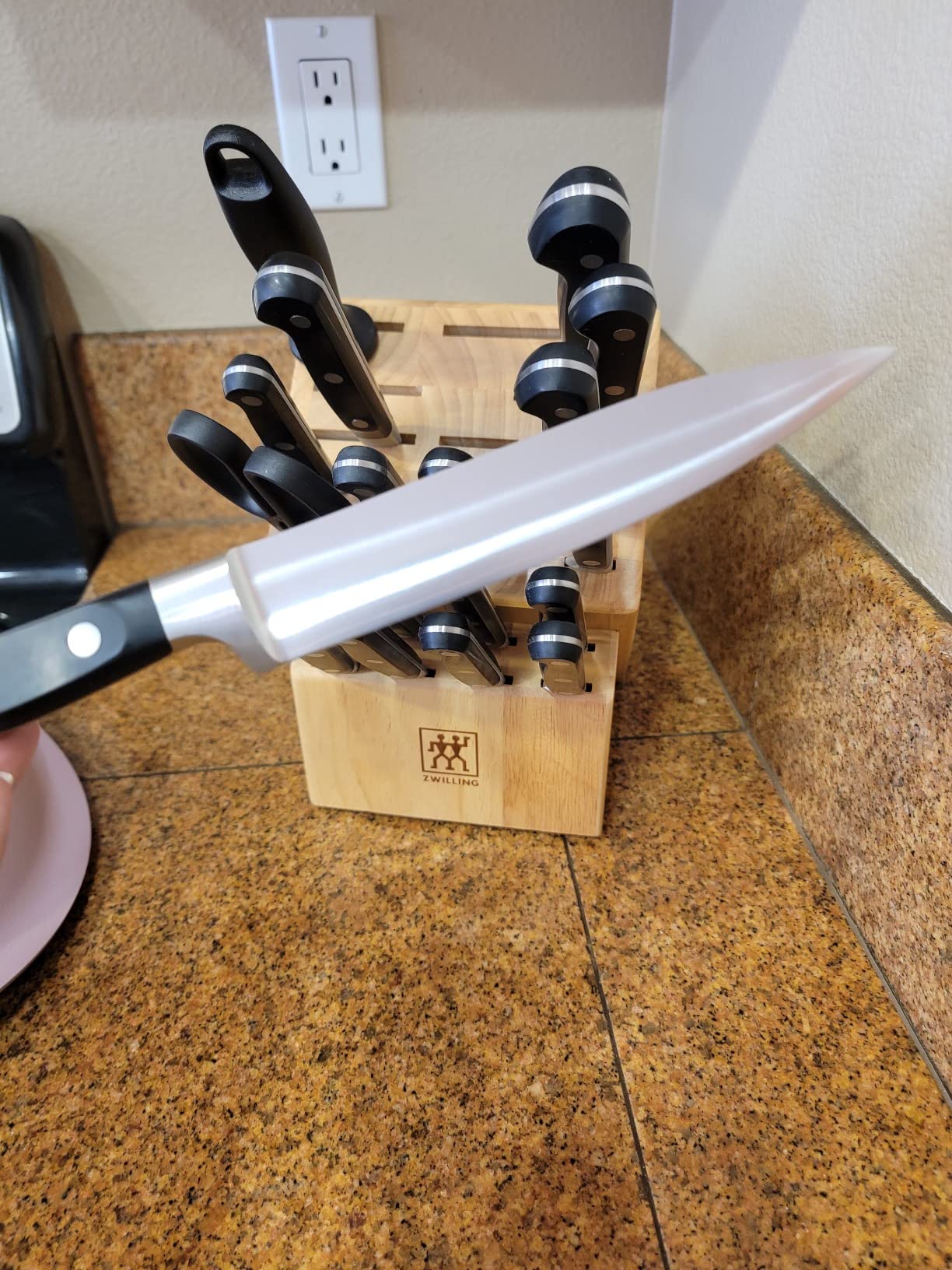 ZWILLING Professional S 18-Piece Razor-Sharp German Block Knife Set, Made in Company-Owned German Factory with Special Formula Steel perfected for almost 300 Years, Dishwasher Safe customer photo 1