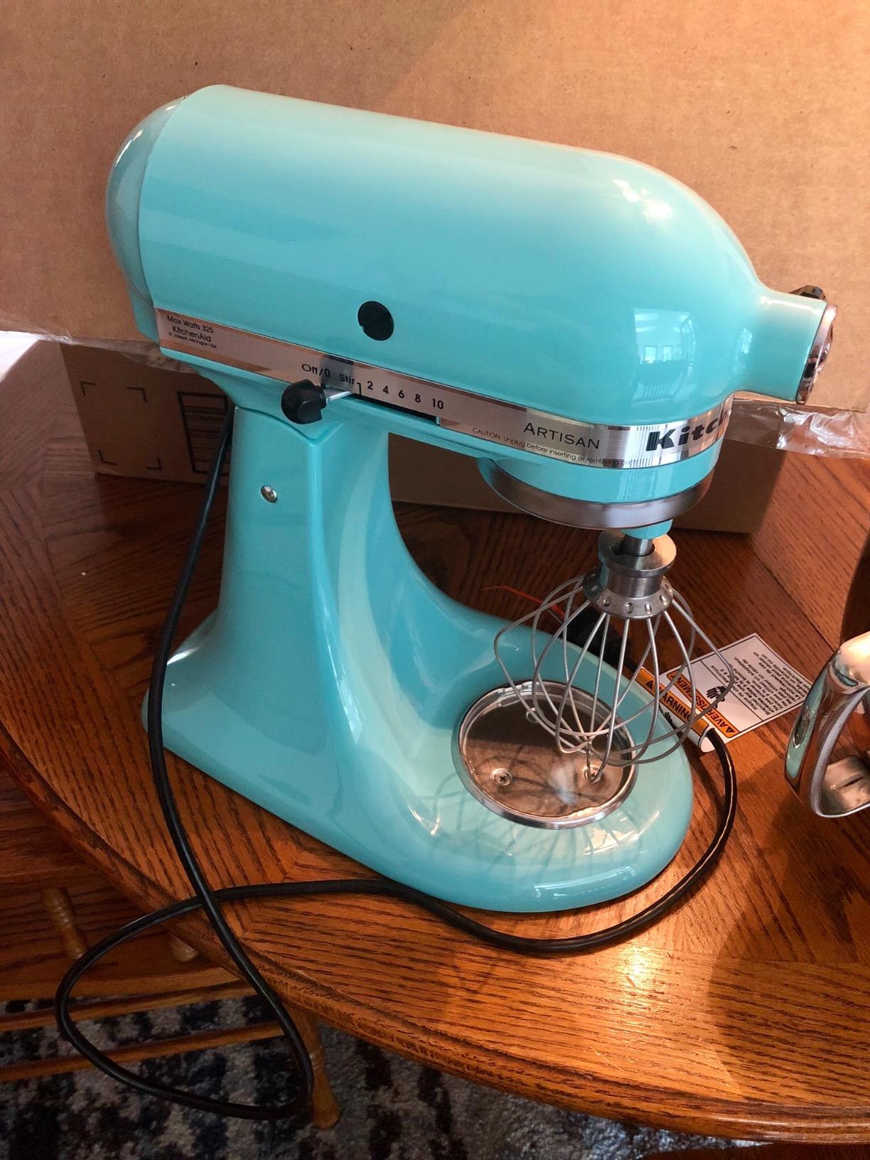 KitchenAid Artisan, 5-Qt Tilt Head Stand Mixer, KSM150PS, Pistachio | Includes Pouring Shield for Mess-Free Mixing, 10 Speed Settings, Easily add Ingredients with the Tilt-Head Design customer photo 2