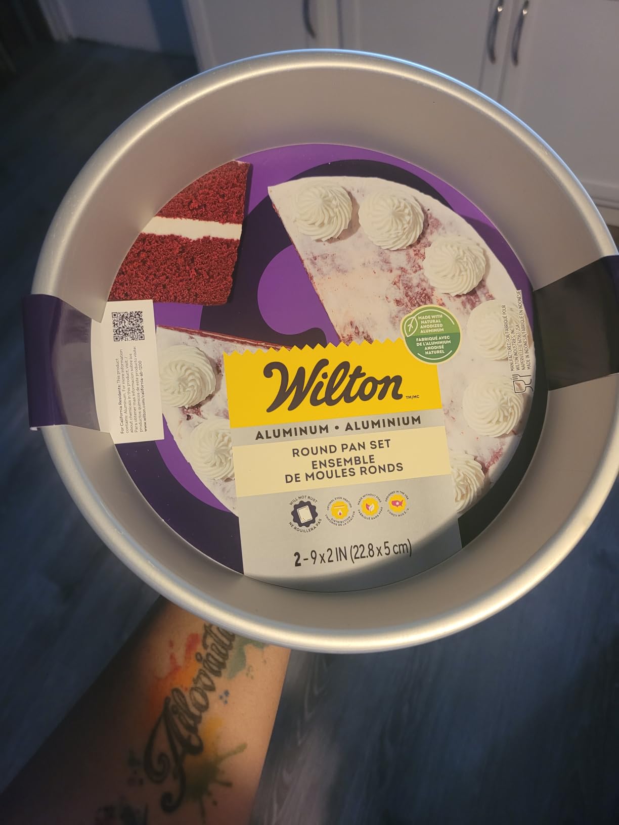 Wilton Performance Pans Aluminum Round Cake Pan, 9 x 2 in., Pack of 2 customer photo 2