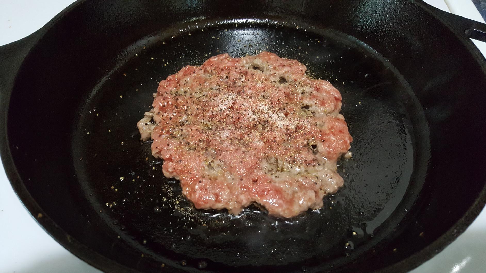 Lodge Pre-Seasoned Cast Iron Skillet, PFAS-Free, 13.25 Inches | Non-Toxic & Naturally Non-Stick Cast Iron Pan, Compatible with Oven, Stove, Grill & Campfire, Made in USA customer photo 1
