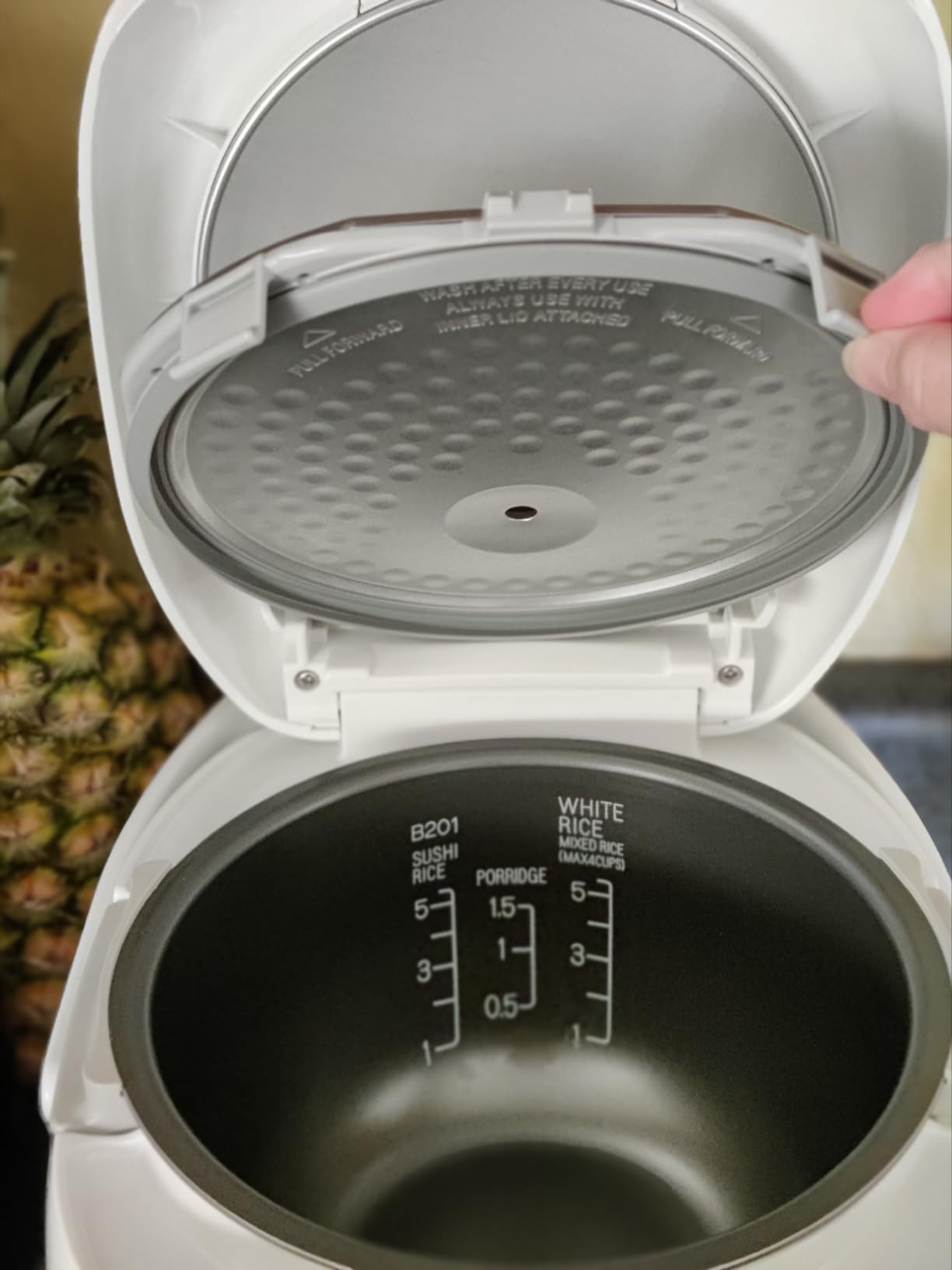 Zojirushi NS-ZCC10 Neuro Fuzzy Rice Cooker and Warmer, 5.5-Cup (White) customer photo 2