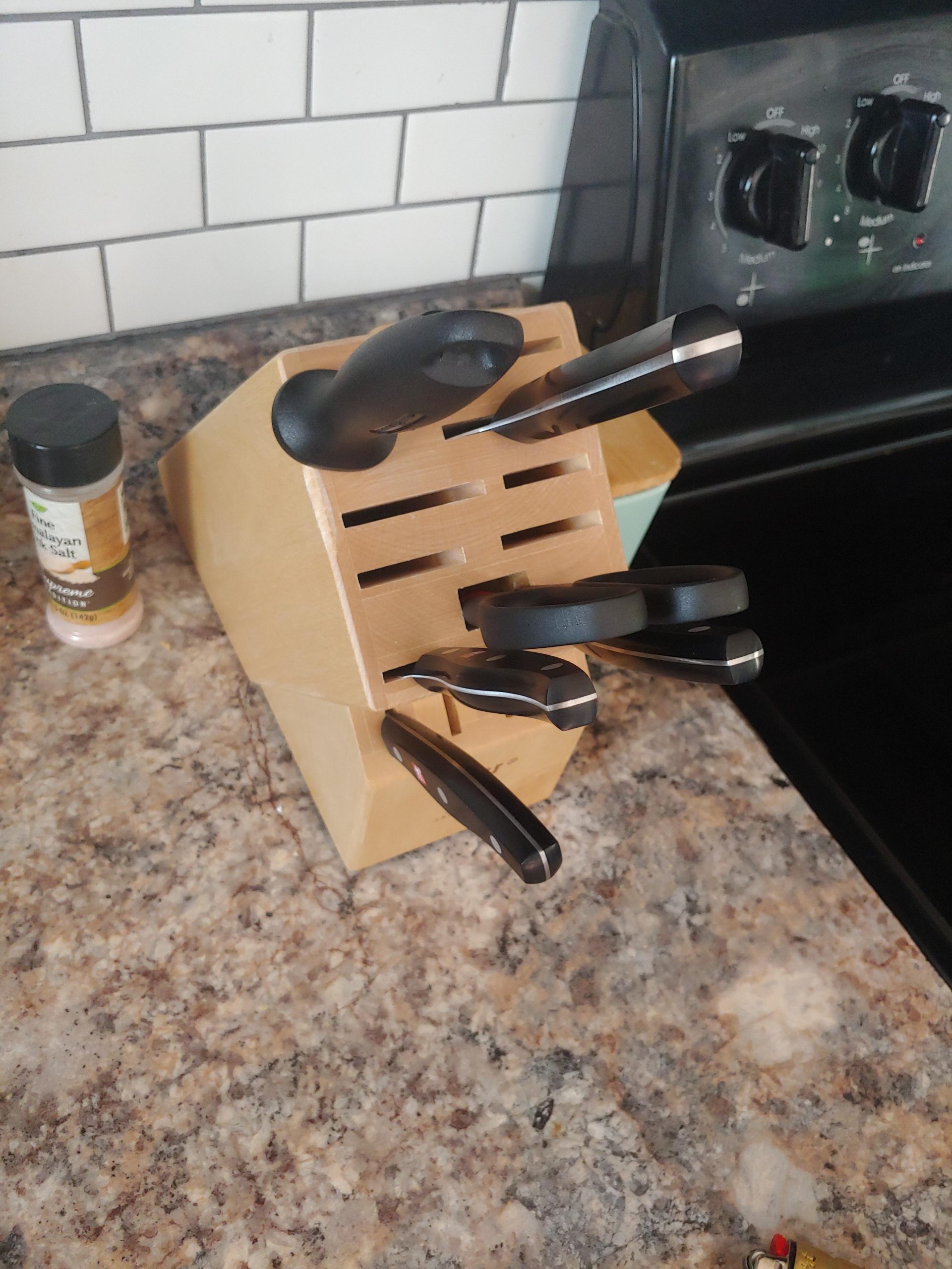 Zwilling Twin Signature 7-Pc Knife Set, Friodur Ice-Hardened Blades | Made in Company-Owned German Factory with Special Formula Steel. Dishwasher Safe, Comfortable Grip for Effortless Meal Prep. customer photo 1
