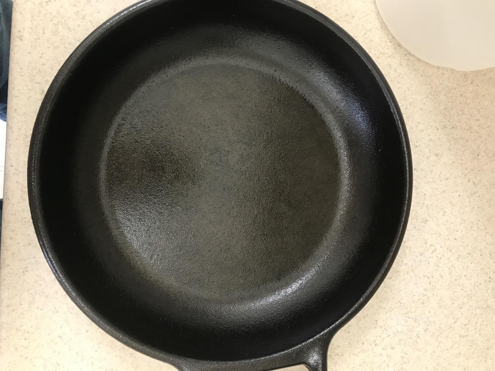 Lodge Pre-Seasoned Cast Iron Skillet, Made in USA, 12 Inches | Design-Forward BOLD Cast Iron Cookware for Stovetop, Oven, Grill & Campfire Cooking, Made in the USA by Lodge customer photo 2
