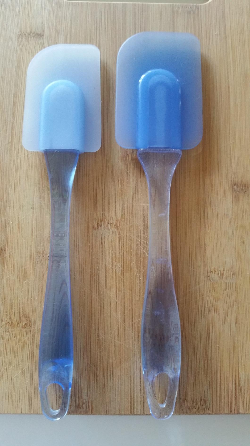 Wilton Easy Flex Silicone Spatula Set, Frosting, 3-Piece | Heat-Resistant Silicone Spatulas for Mixing, Folding, Scraping & Frosting, Flexible Head Gets Every Last Drop from Bowls customer photo 1