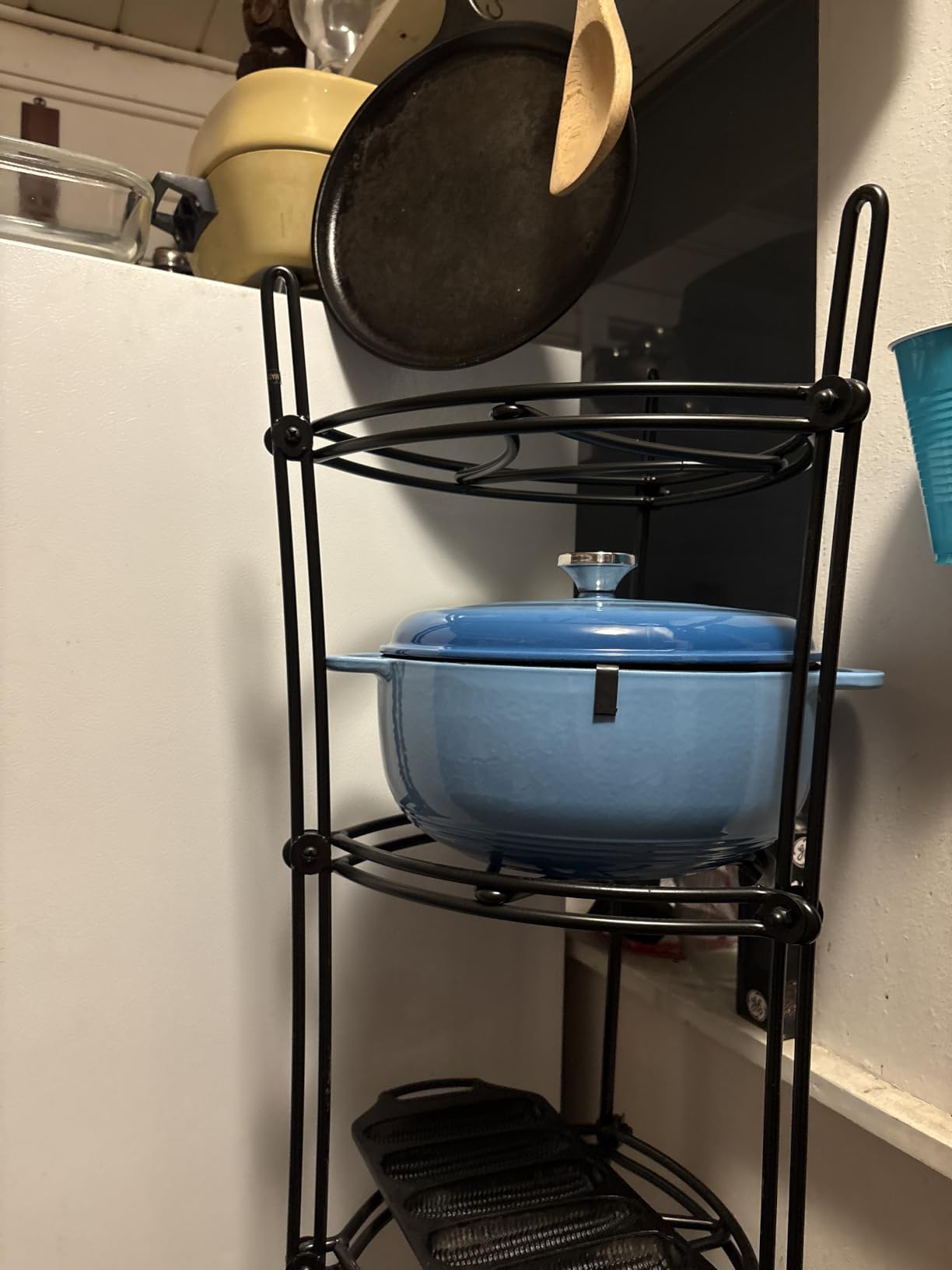 Lodge Essential Enamel Cast Iron Dutch Oven 6 Quarts - Perfect for Bread Baking, Braising, Marinating & Slow Cooking, Features Moisture-Sealing Lid & Dual Handles, Kitchen Essentials, Caribbean Blue customer photo 2