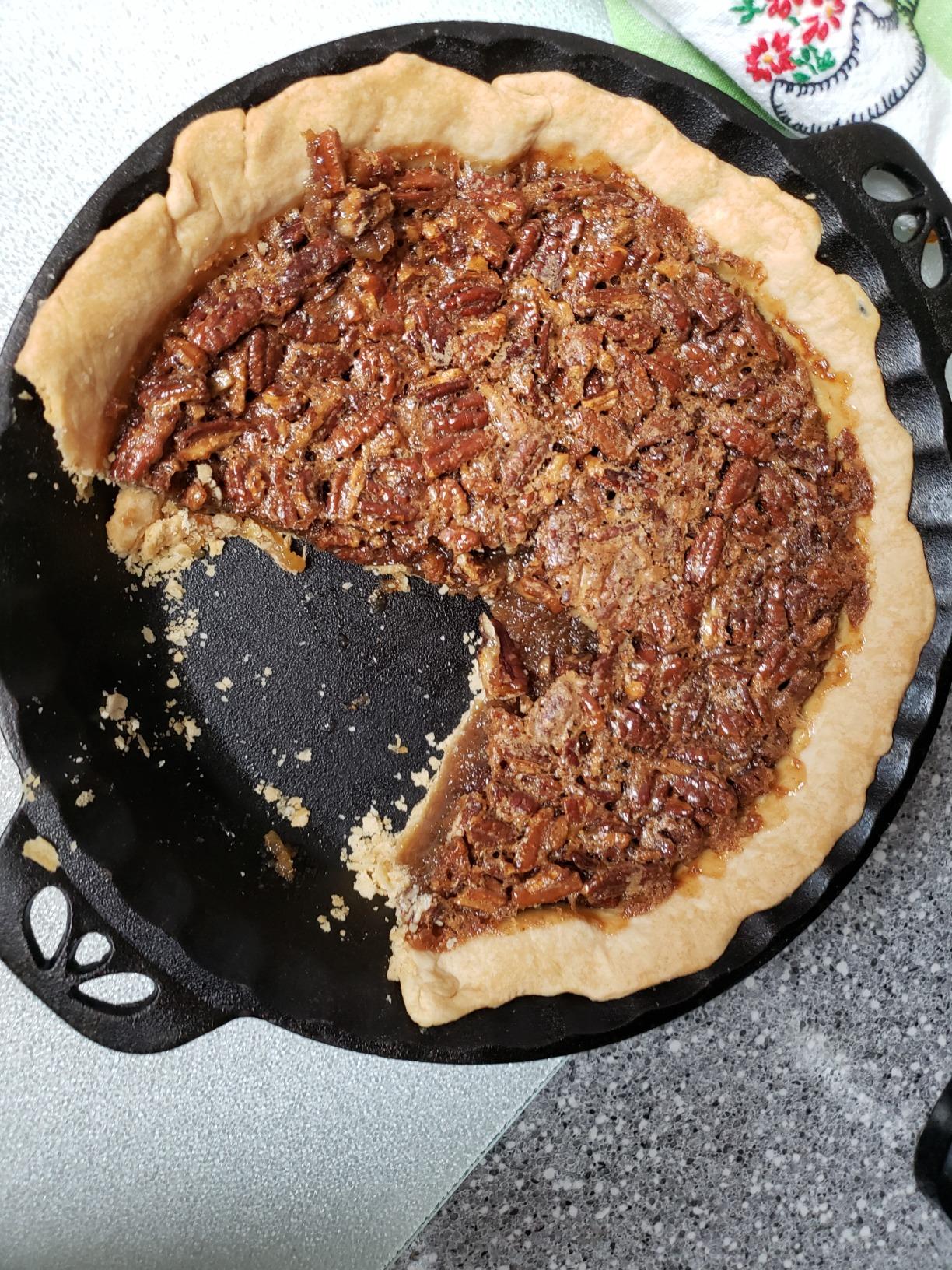 Lodge True Seasoned Cast Iron Pie Pan 10