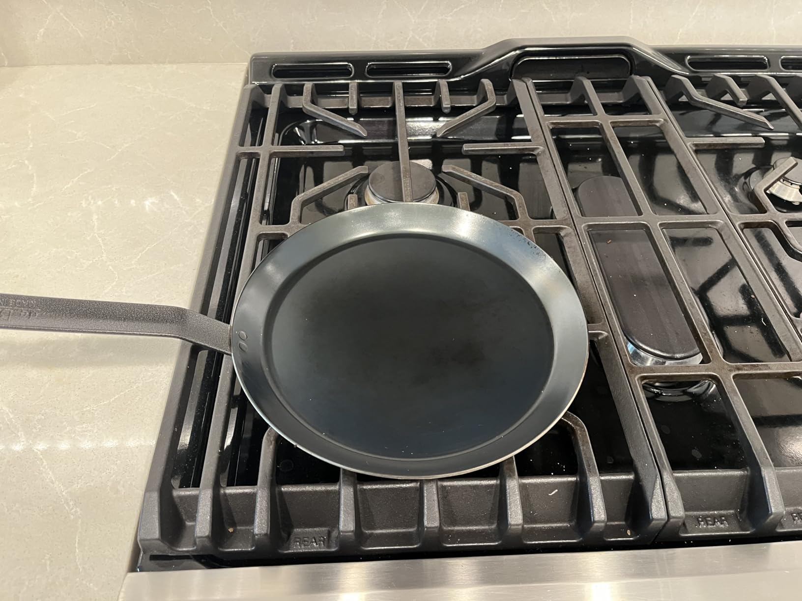 de Buyer Blue Carbon Steel Crepe & Tortilla Pan - 9.5