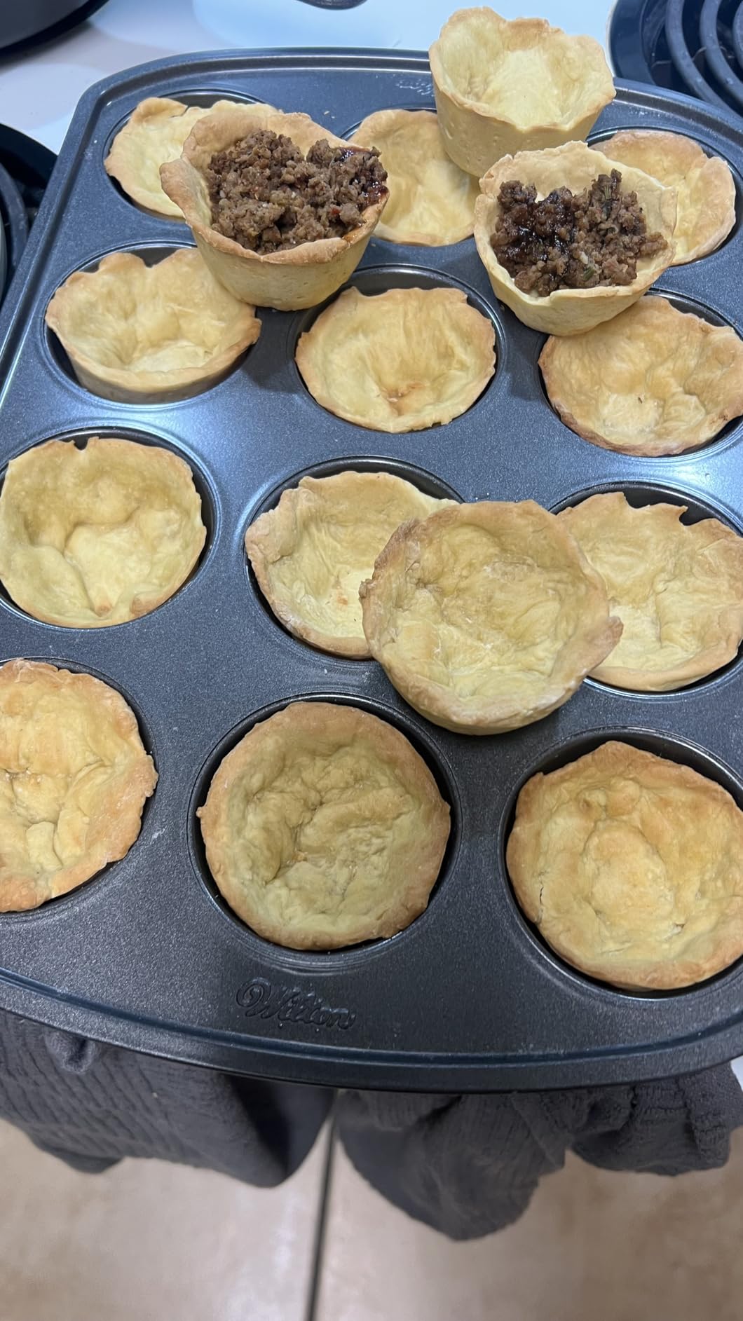 Wilton Gold Non-Stick Muffin Pan, Made Without PFAS, 12-Cup customer photo 1