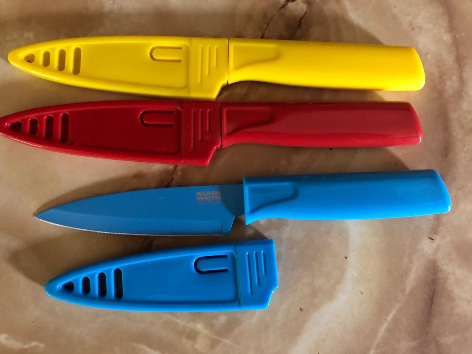 Kuhn Rikon Straight Paring Knife with Safety Sheath, 4 inch/10.16 cm Blade, Red, Yellow & Blue (Pack of 1) | Protective Sheaths, Japanese Stainless Steel, Fruit and Vegetable Knives customer photo 2