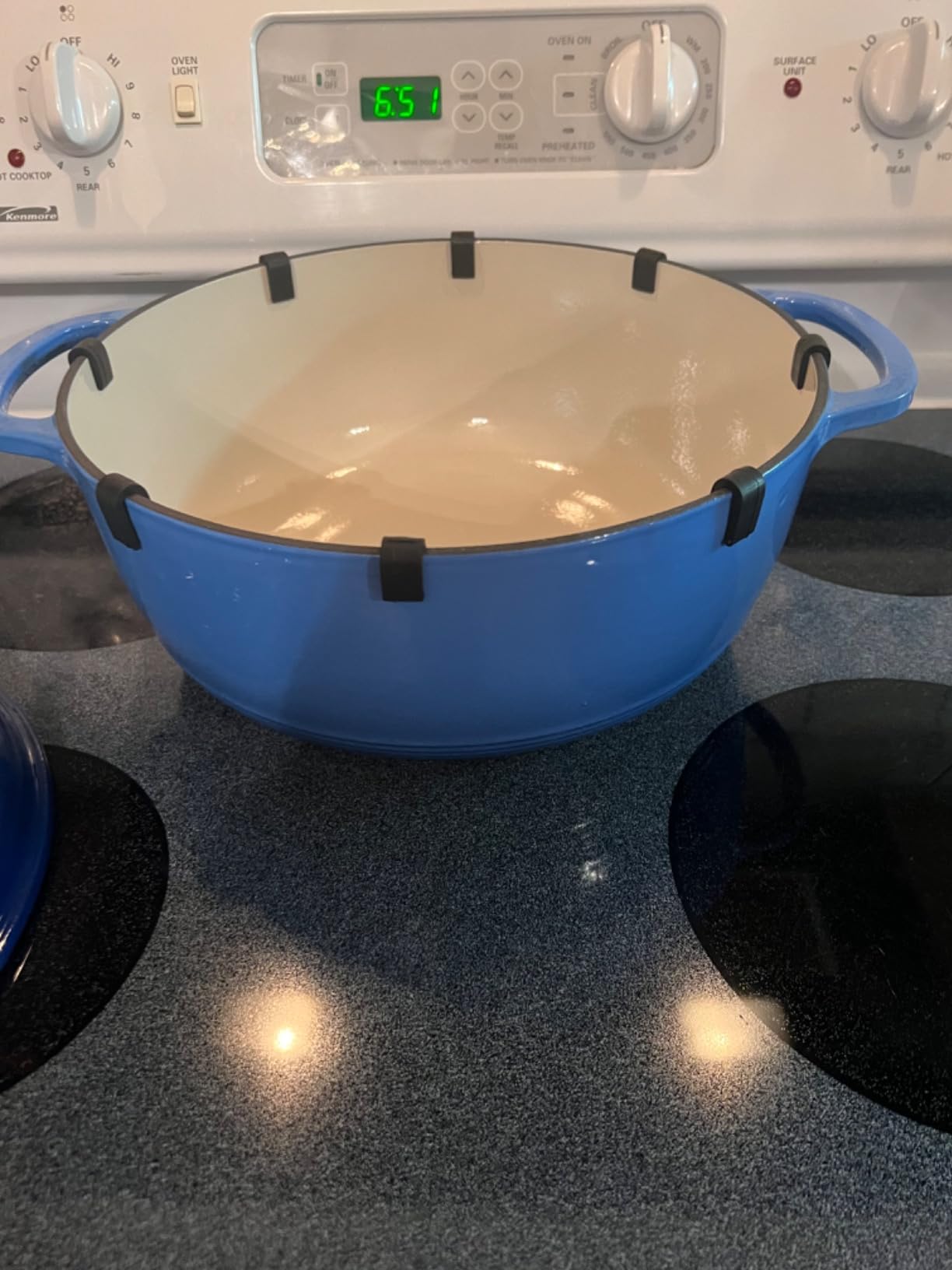 Lodge Essential Enamel Cast Iron Dutch Oven, 7.5 Quart, Island Spice Red customer photo 1