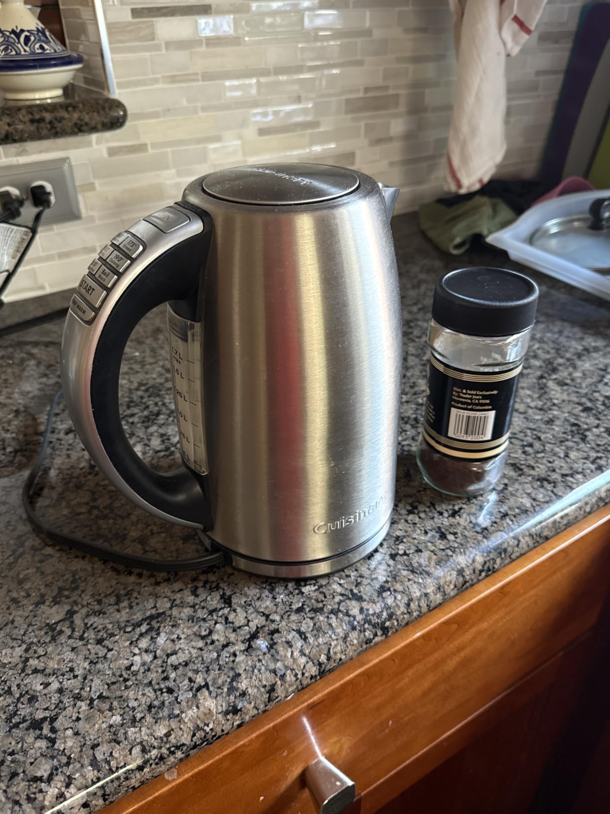 Cuisinart Electric Kettle, 1500W Fast Heating, 6 Temp Presets, 1.7L | Bring water to a boil with Cuisinart PerfecTemp cordless electric tea kettle, includes auto shutoff & 360° base, CPK-17P1 customer photo 2