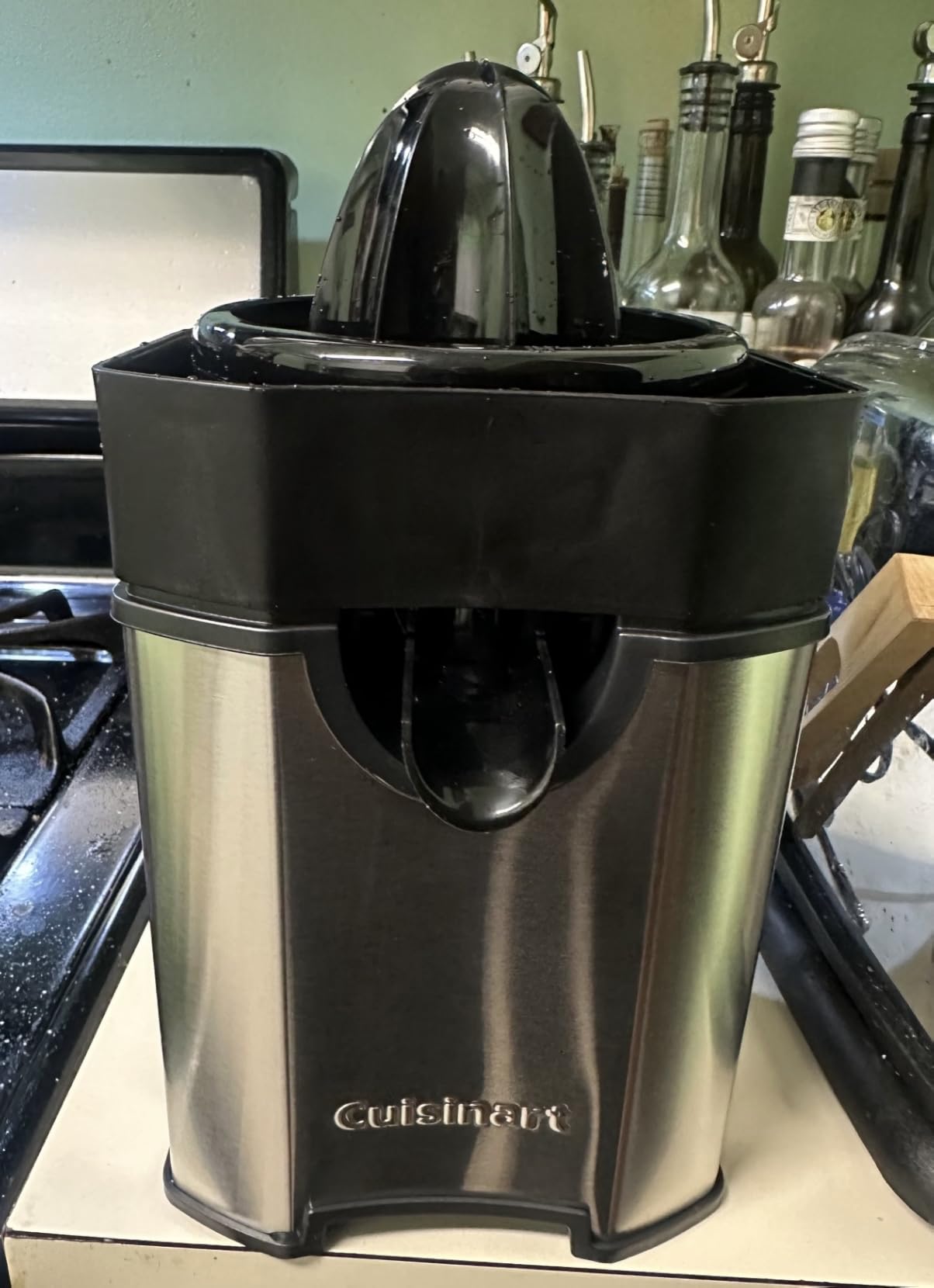 Cuisinart Pulp Control Citrus Juicer, Orange Juicer Squeezer and Lemon Squeezer with 3 Pulp Control Settings, Accommodates Small Limes and Large Grapefruits, CCJ-500P1, Black/Stainless Steel customer photo 1