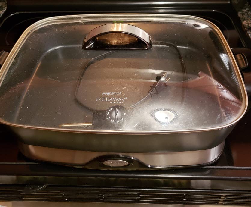 Presto 06857 16-inch Electric Foldaway Skillet, Black customer photo 2