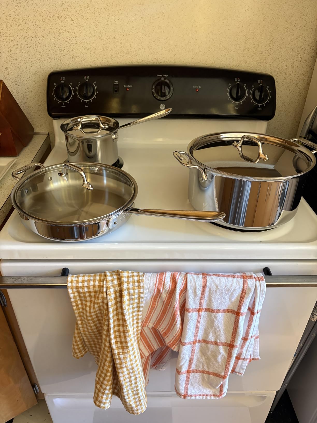 All-Clad D3® Stainless Steel 10 Piece Cookware Set- Made in USA- Includes Frying Pans, Saucepan, Sautépan, Stockpot - Professional Grade -Oven Safe & Induction Compatible customer photo 1