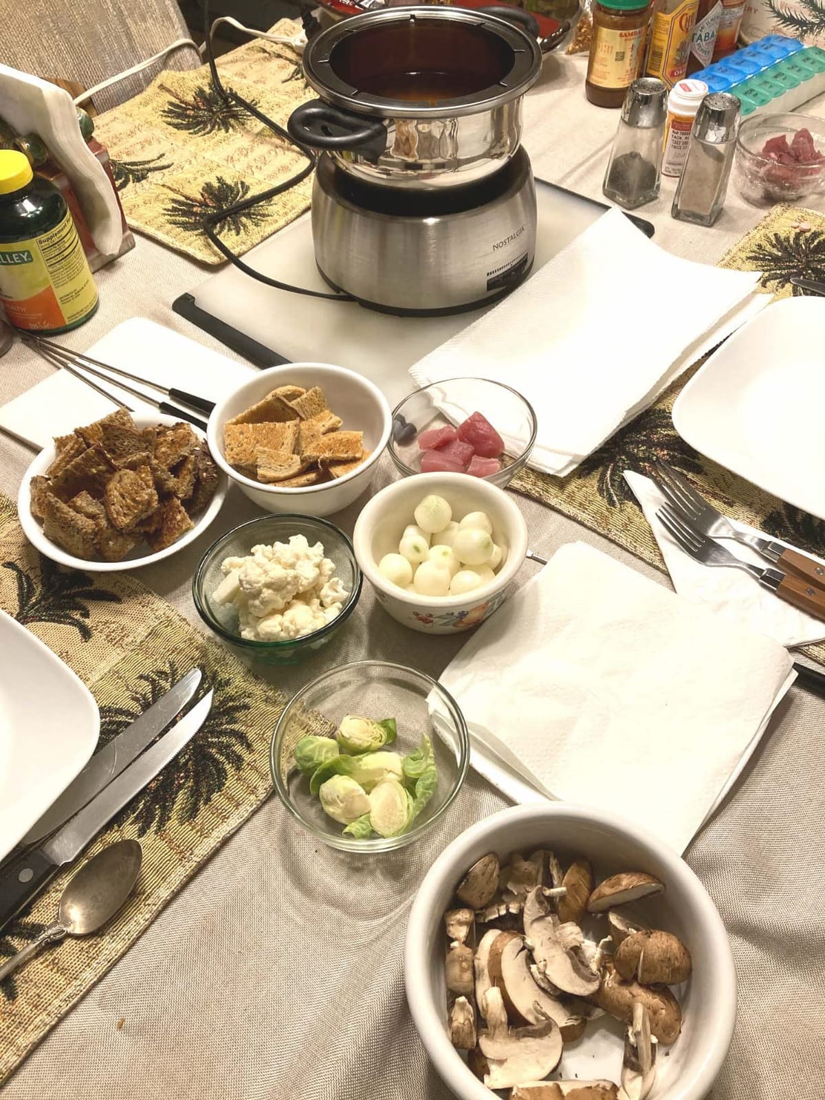 Nostalgia FPS200 6-Cup Stainless Steel Electric Fondue Pot with Temperature Control, 6 Color-Coded Forks and Removable Pot - Perfect for Chocolate, Caramel, Cheese, Sauces and More customer photo 1