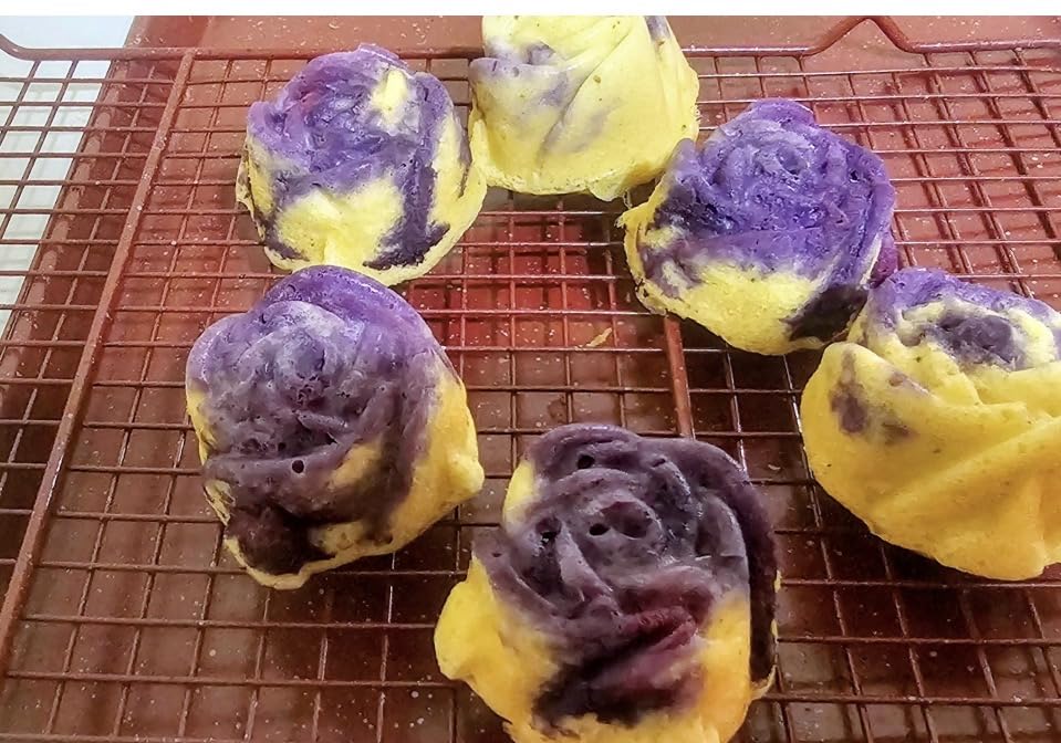 Nordic Ware Blossom Bundt Pan, Toffee customer photo 1