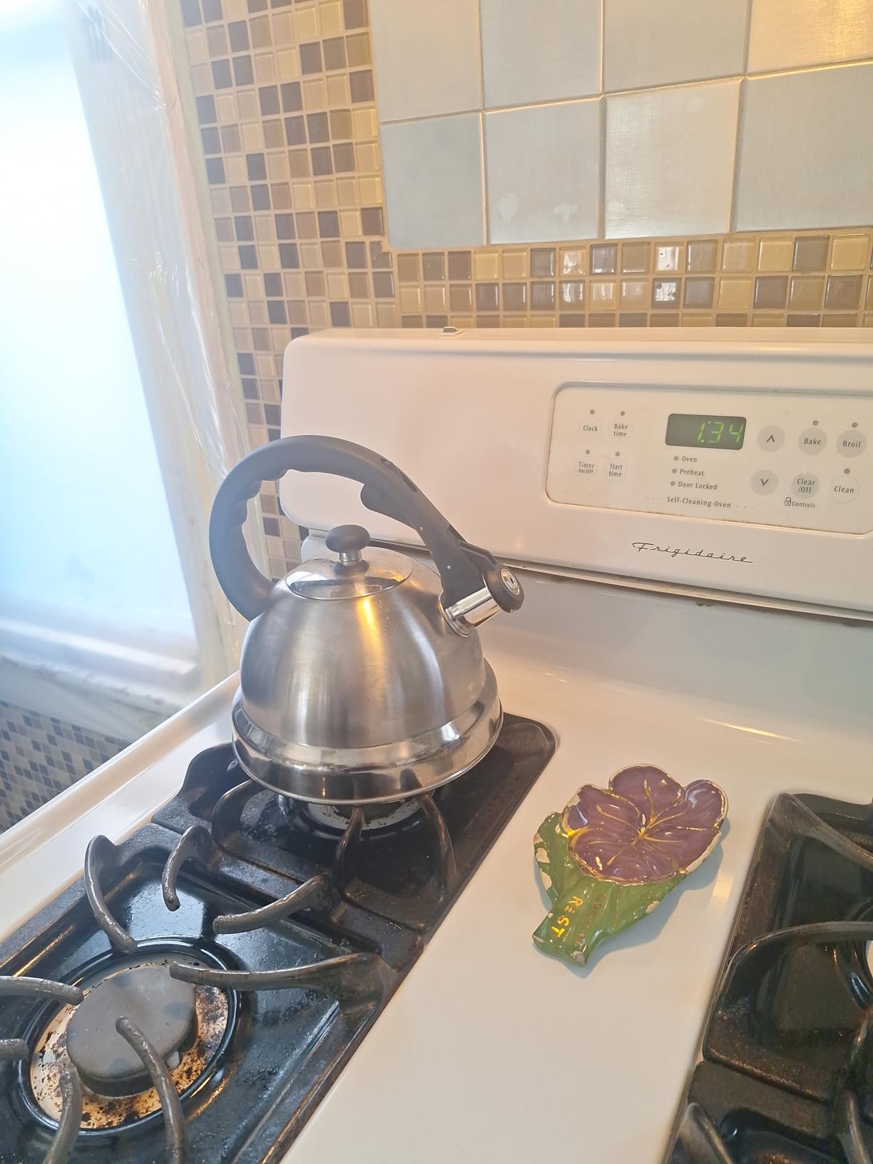 Mr. Coffee Carterton Stainless Steel Whistling Tea Kettle – 1.5-Quart Capacity, Mirror Polish Finish, Durable Tea Kettle for Stovetop, Fast Boiling, Easy Pouring customer photo 2