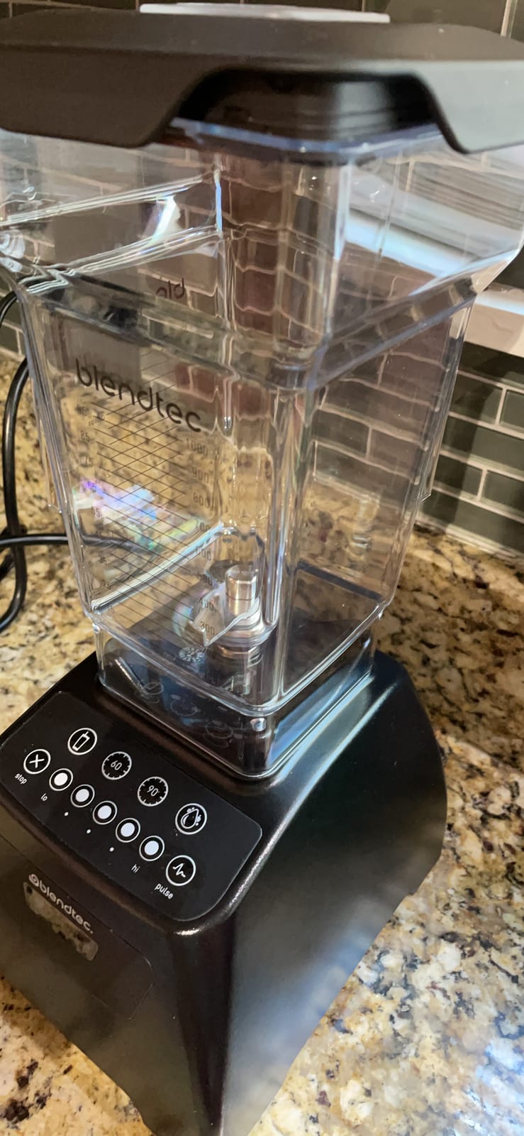Blendtec Classic 575 Blender (Black), 90oz WildSide+ Jar | Professional Grade Power, Self-Cleaning, 5 Speed with Four Preprogrammed Blending Cycles customer photo 2