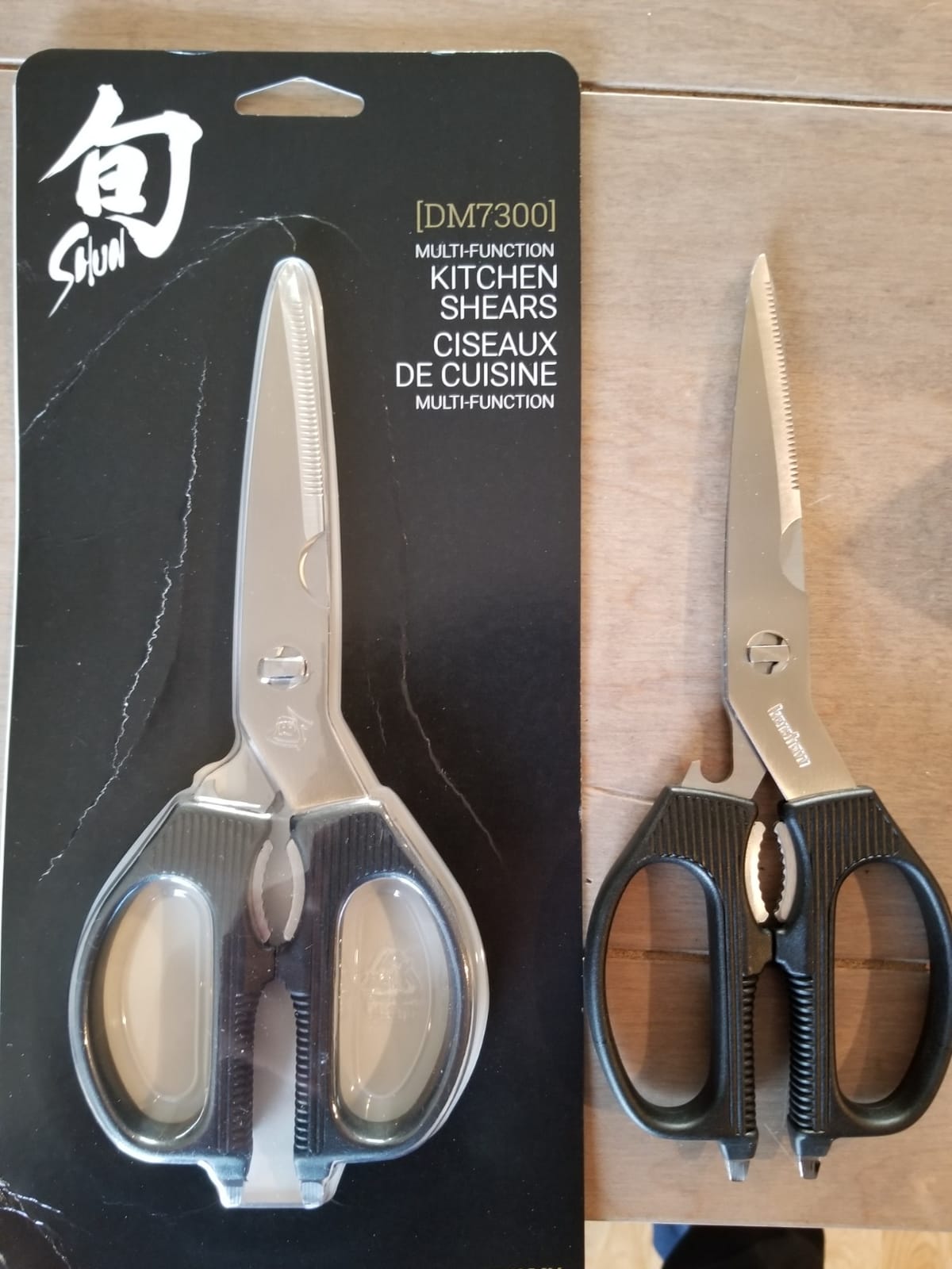 Shun Multi Purpose Kitchen Shears, Heavy Duty Cooking Scissors, Durable 420J2 Stainless Steel, Detachable Blades for Easy Cleaning customer photo 1
