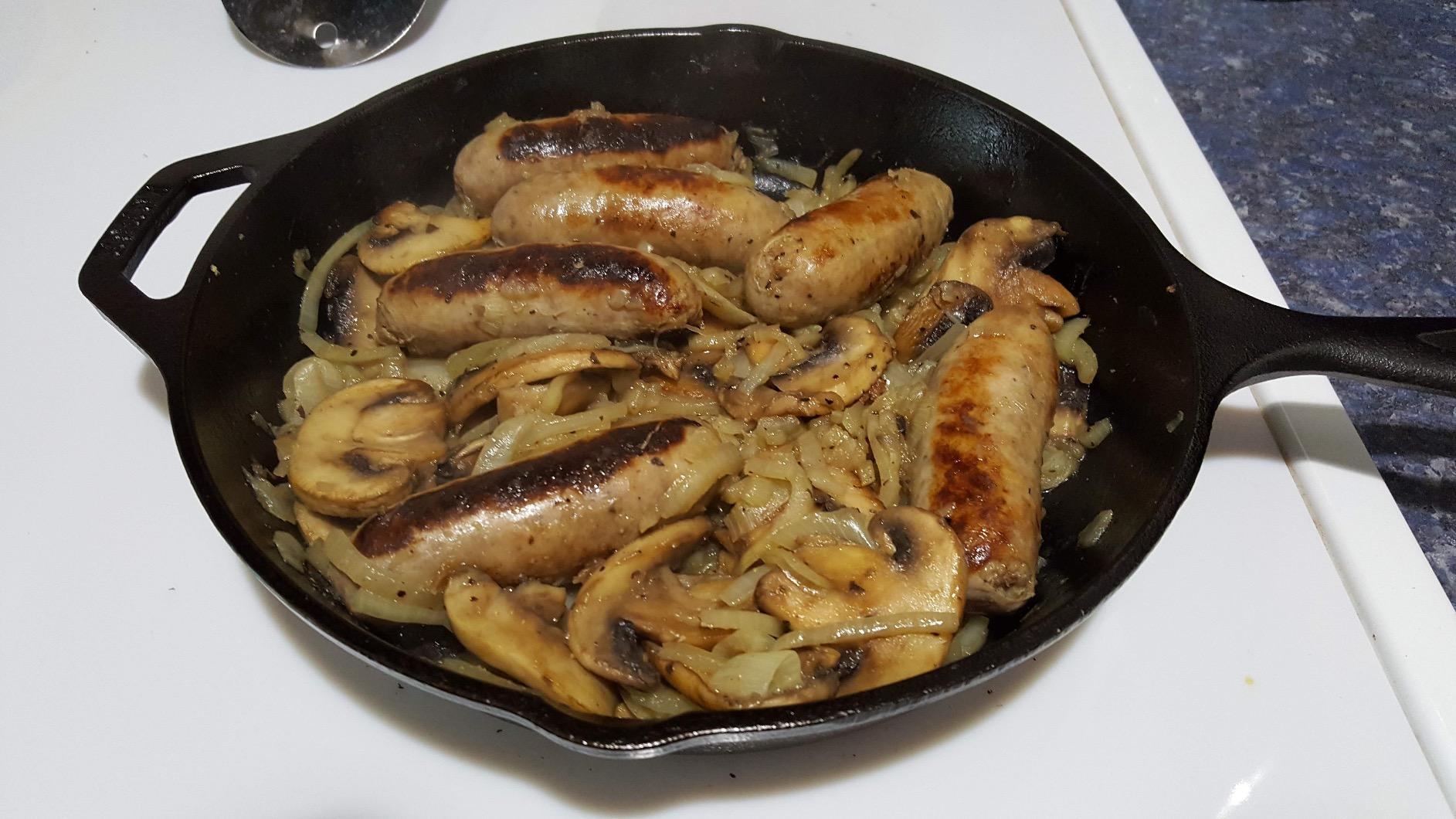 Lodge Pre-Seasoned Cast Iron Skillet with Hot Handle Holder, 10.25 Inches customer photo 1
