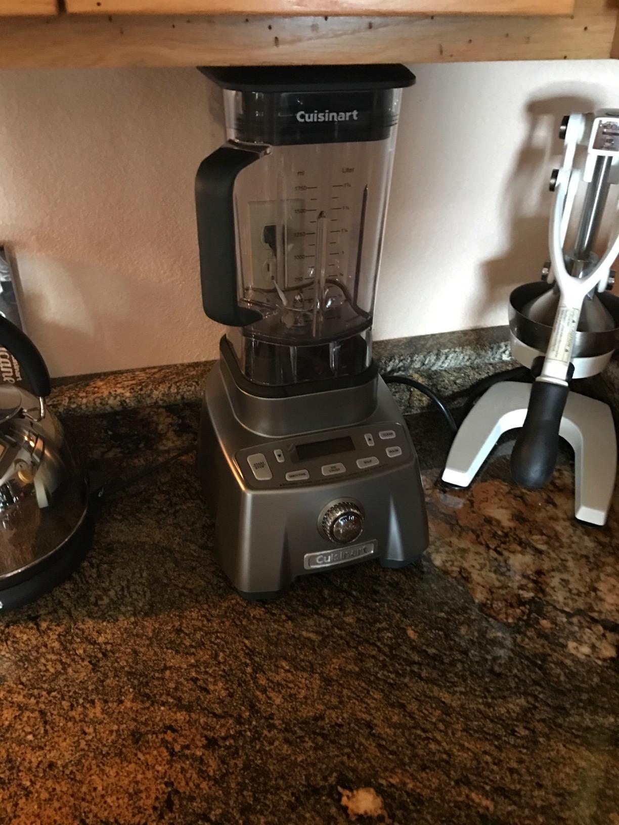 Cuisinart Blender for Shakes, Smoothies & More, 3.5 Peak Hurricane Pro Blender, Gunmetal, CBT-2000P1 customer photo 1