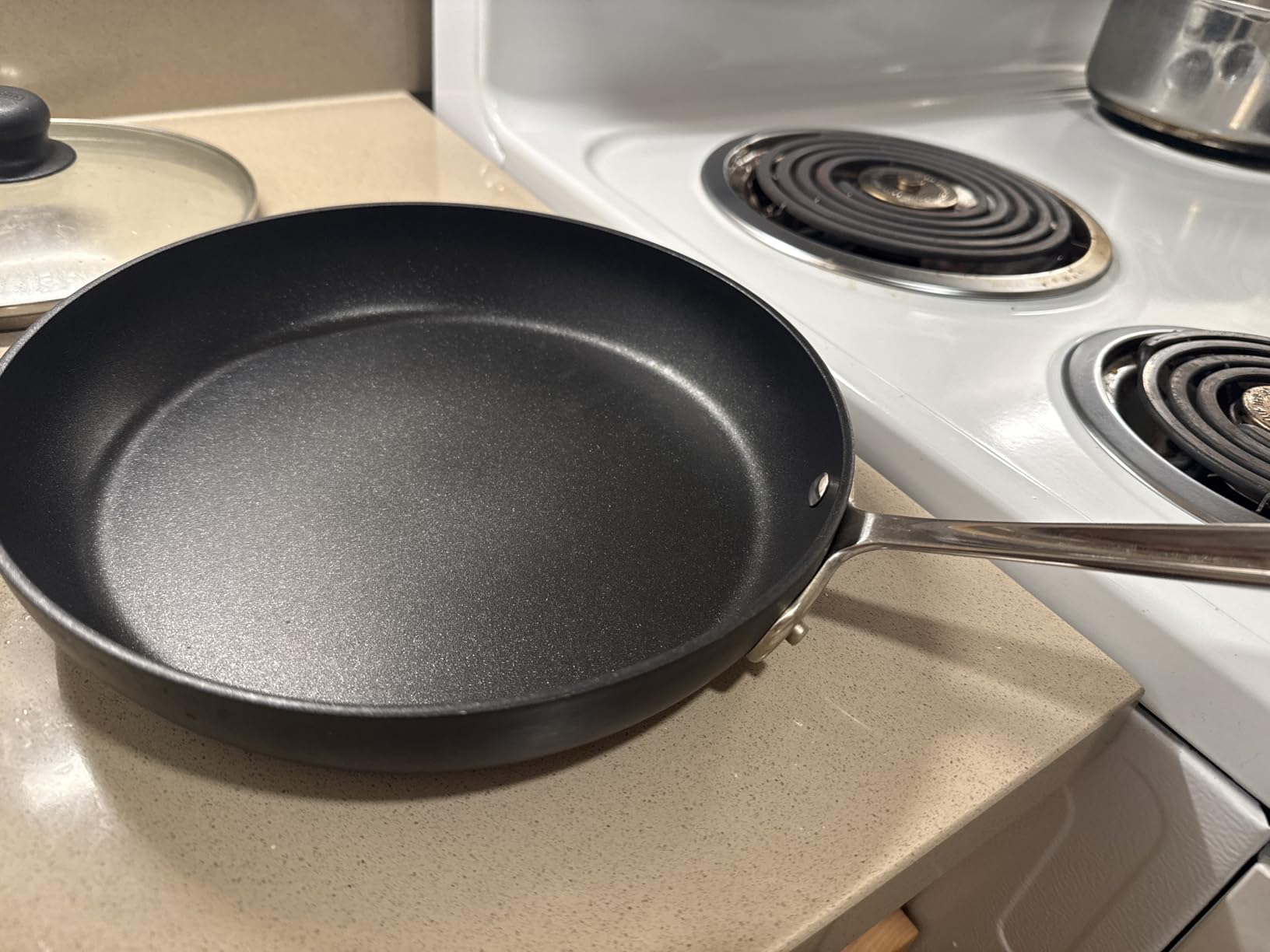 All-Clad HA1 Hard Anodized Nonstick Cookware Set 10 Piece, Induction, Oven Broiler Safe 500F, Black customer photo 2