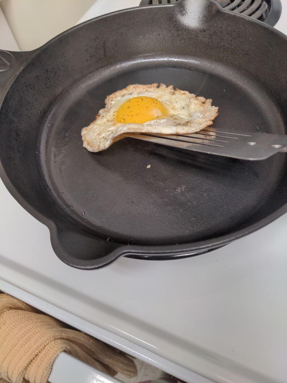 Victoria 12-Inch Cast Iron Skillet, Pre-Seasoned Cast-Iron Frying Pan with Long Handle, Made in Colombia | Pan with Long Handle, Made in Colombia customer photo 2