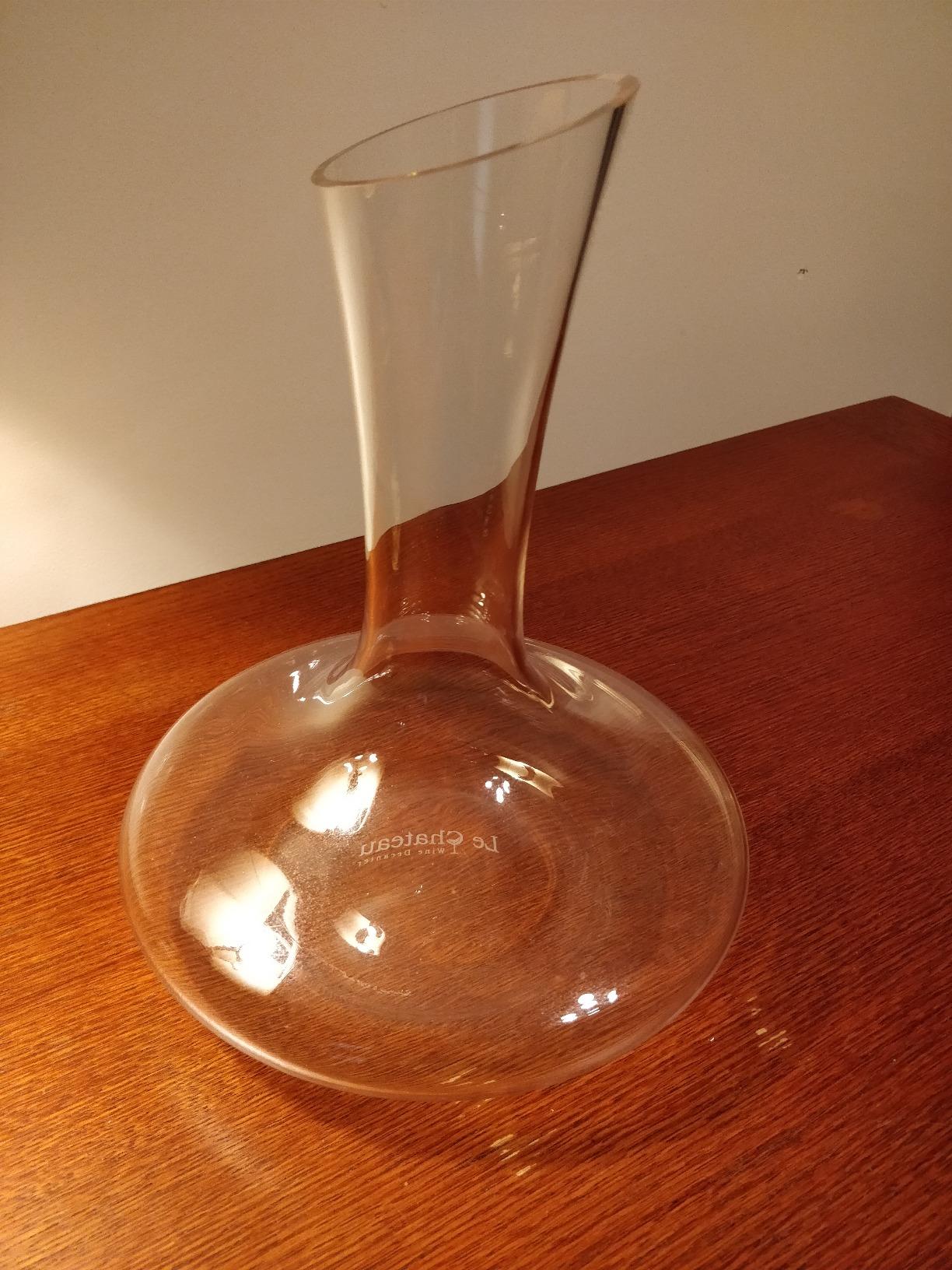 Le Chateau Large Elegant Crystal Wine Decanter with Built-in Aerator customer photo 2