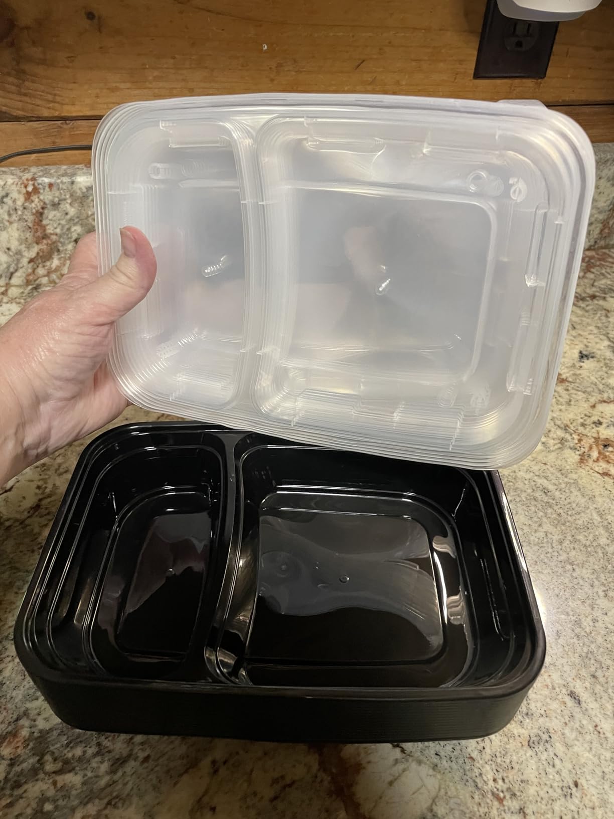 Freshware Meal Prep Containers [15 Pack] 2 Compartment with Lids, Food Storage Containers, Bento Box, BPA Free, Stackable, Microwave/Dishwasher/Freezer Safe (28 oz), Black customer photo 2