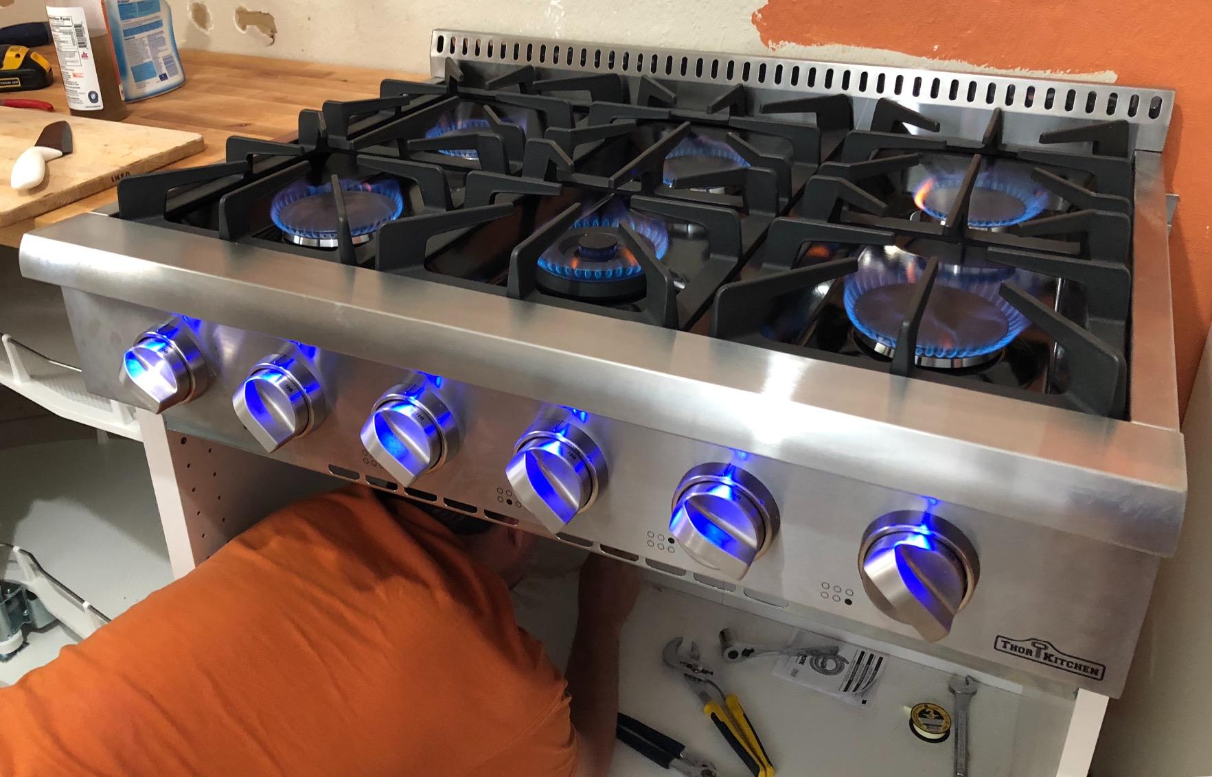 THOR KITCHEN Pro-Style Gas Rangetop with 6 Sealed Burners 36 - Inch, Stainless Steel HRT3618U customer photo 1