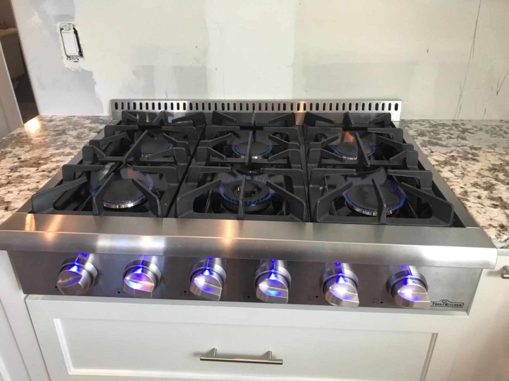 THOR KITCHEN Pro-Style Gas Rangetop with 6 Sealed Burners 36 - Inch, Stainless Steel HRT3618U customer photo 2