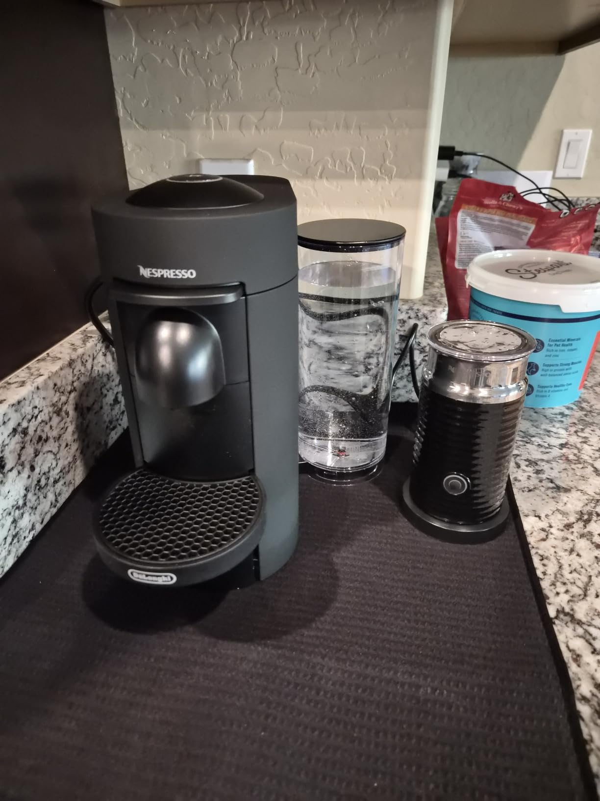 De'Longhi Nespresso Vertuo Plus Coffee and Espresso Maker by De'Longhi, Grey with Aeroccino Milk Frother customer photo 1