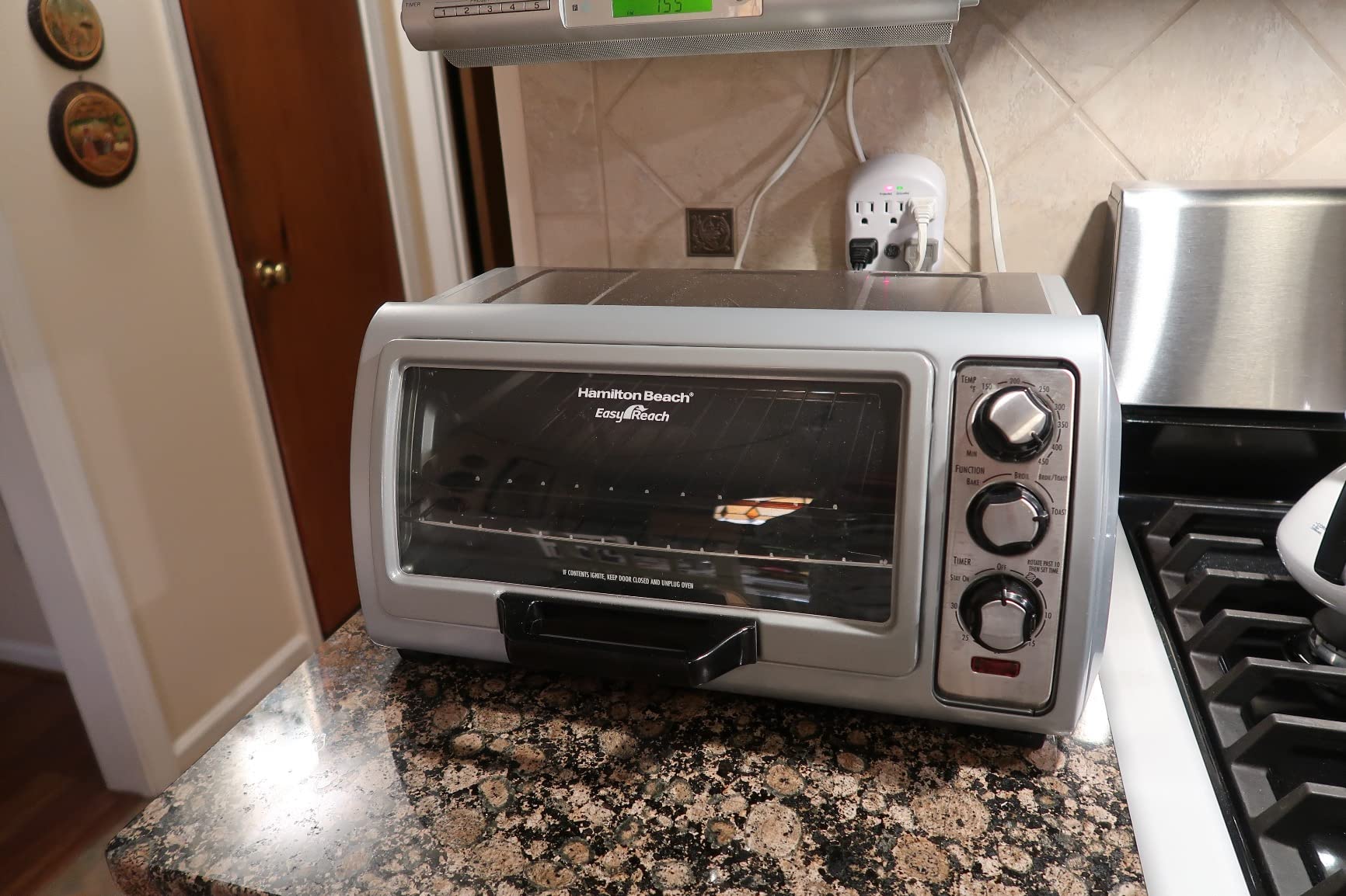 Hamilton Beach Easy Reach 6 Slice Countertop Toaster Oven customer photo 1