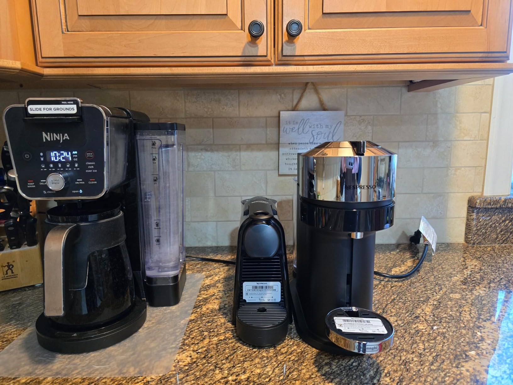 Nespresso Essenza Mini Coffee and Espresso Machine by De'Longhi, 1150 watts, 110ml, Black | 19-Bar Pump, 1150W, 2 Programmable Sizes, Lungo 110 Ml, 0.6 L Tank, Nespresso Original Capsules customer photo 2