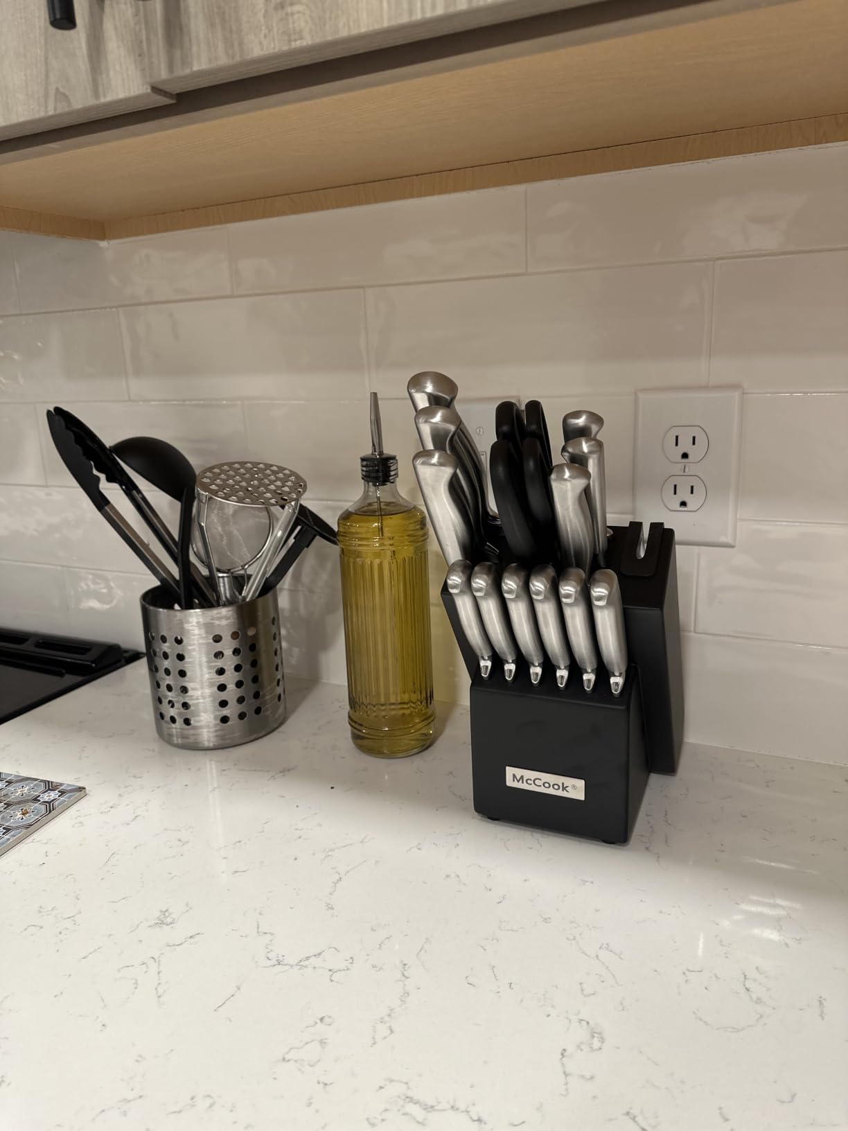 McCook Knife Set Sharp Kitchen Knife Block Set w Built-in Sharpener | German Forged Stainless Steel, 15 PC, Razor Sharp, Anti-Rust, Restaurant Grade, Ergonomic Handle, Full Tang, Gift Box customer photo 2