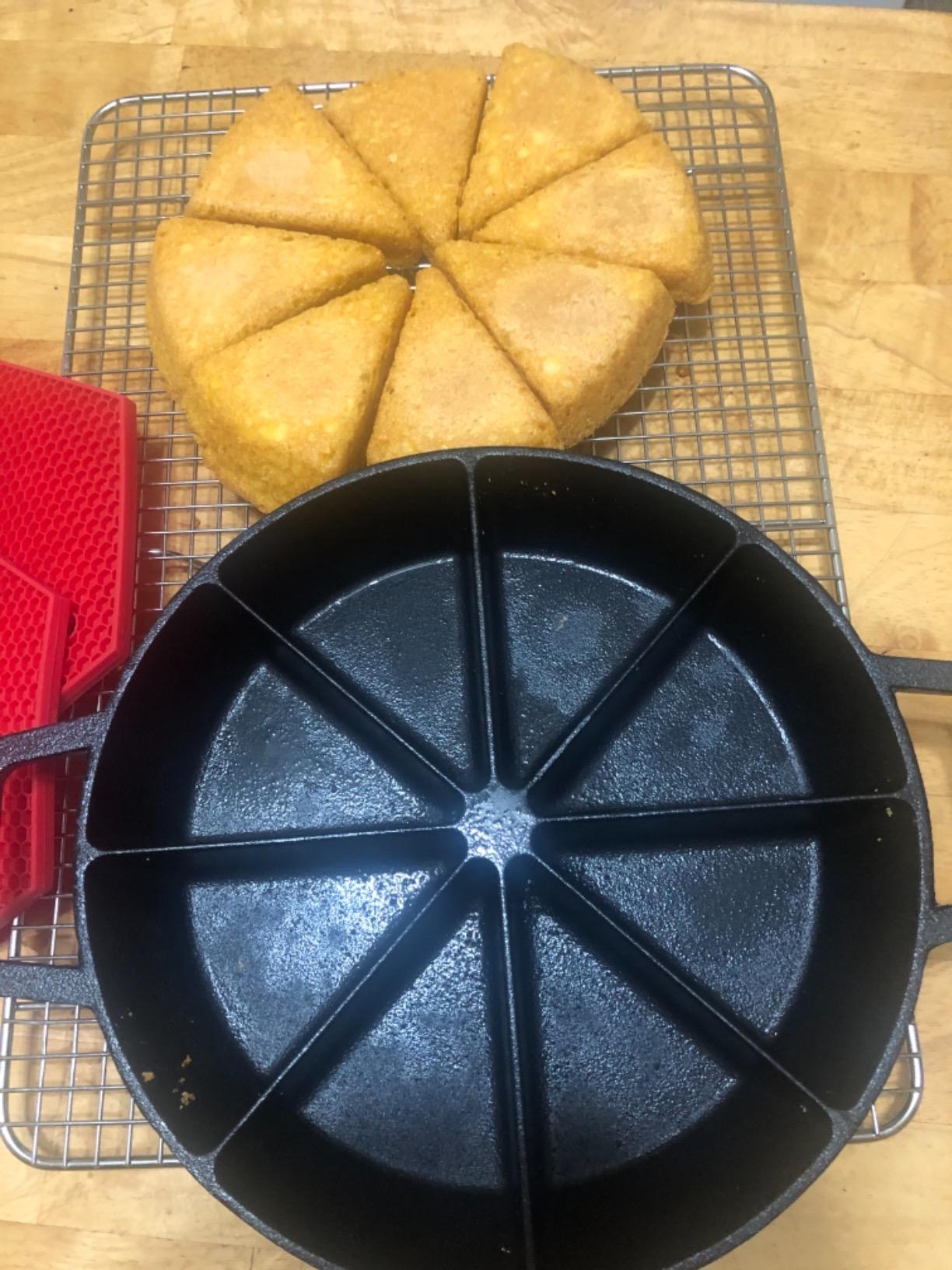 Bayou Classic 10-in Cast Iron Wedge Cornbread Skillet - Bakes 8 Wedges customer photo 1