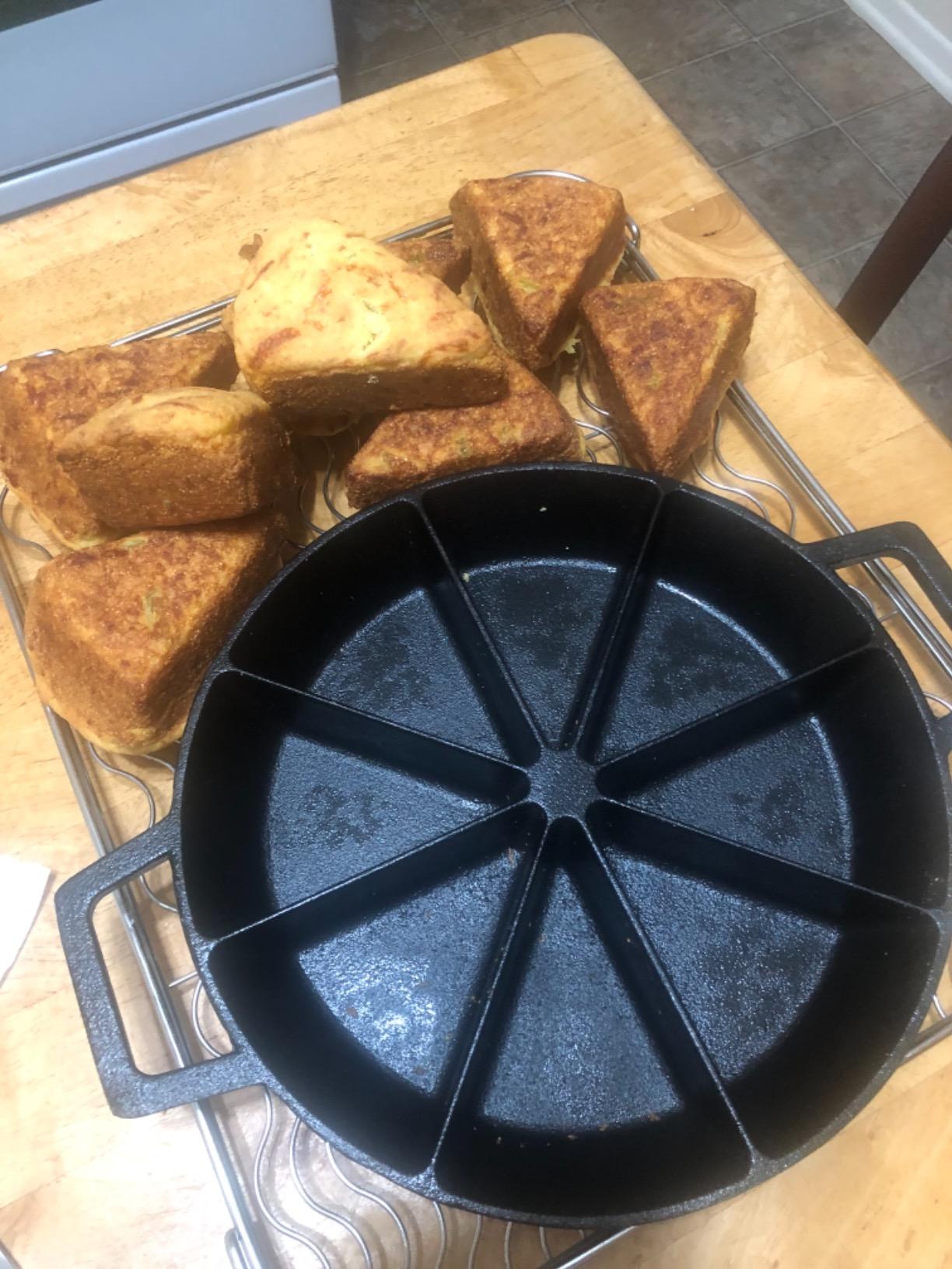 Bayou Classic 10-in Cast Iron Wedge Cornbread Skillet - Bakes 8 Wedges customer photo 2