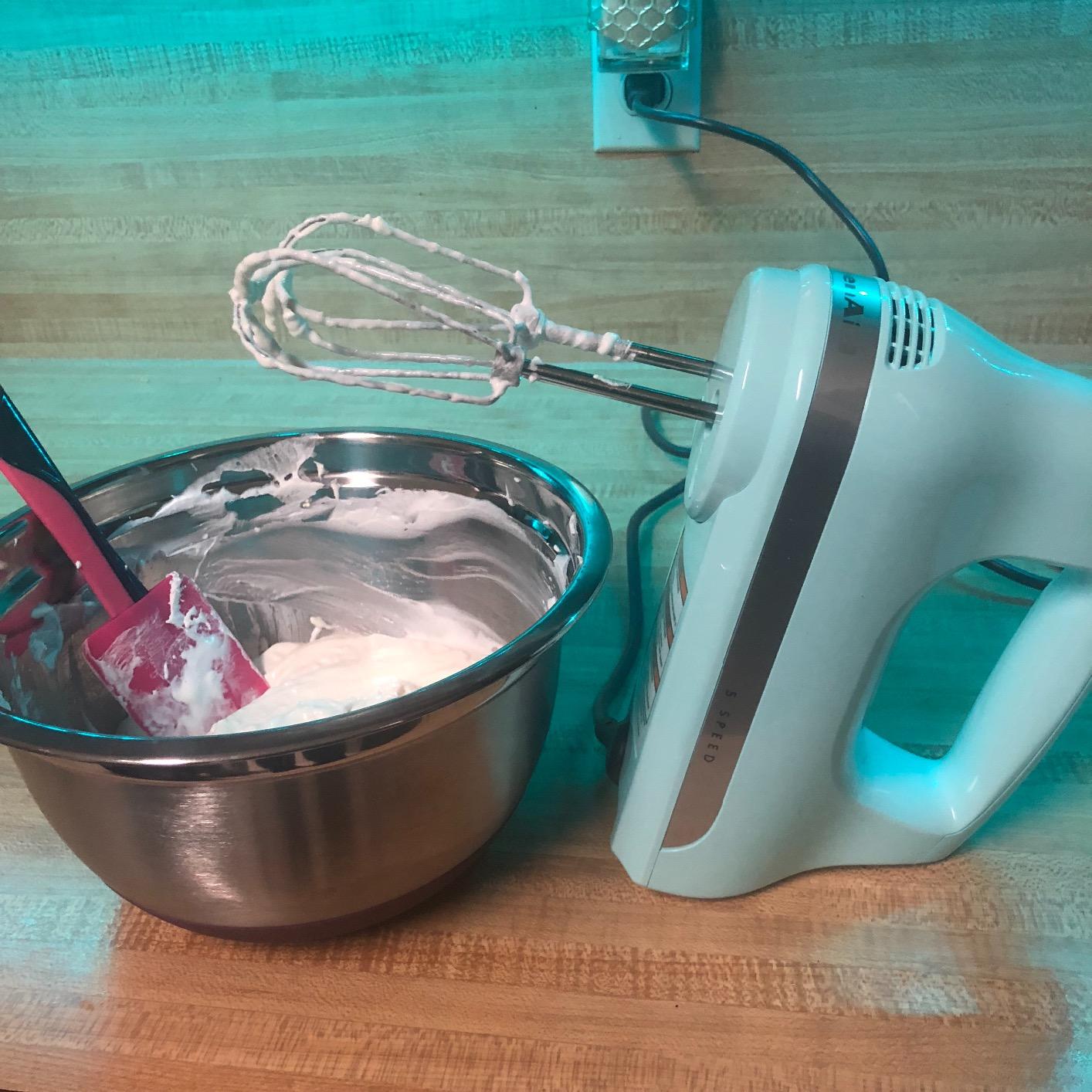 KitchenAid 5 Ultra Power Speed Hand Mixer, KHM512, Black Matte | 5 Speeds, Lockable Swivel Cord, Turbo Beaters, Easy Release Button, Dishwasher-Safe Beaters customer photo 1