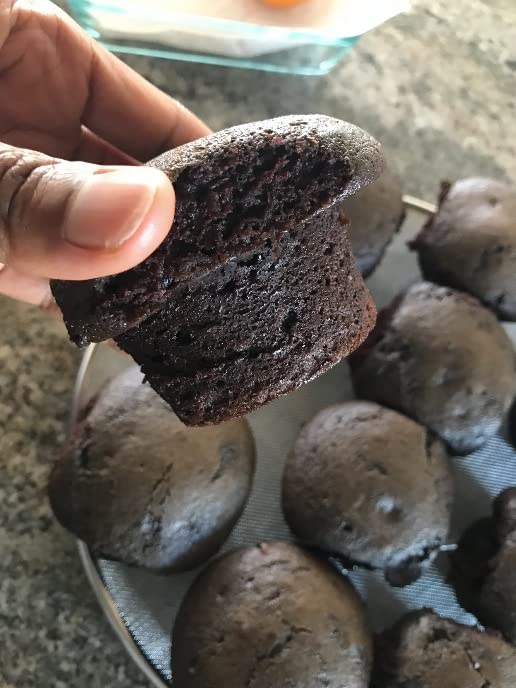 Trudeau Structure Silicone Muffin Pan - 12 Cup, Flexible Silicone with Hard Lining to Hold Shape, Non-Stick, BPA-Free, Dishwasher Safe, Heat Resistant to 428°F customer photo 1