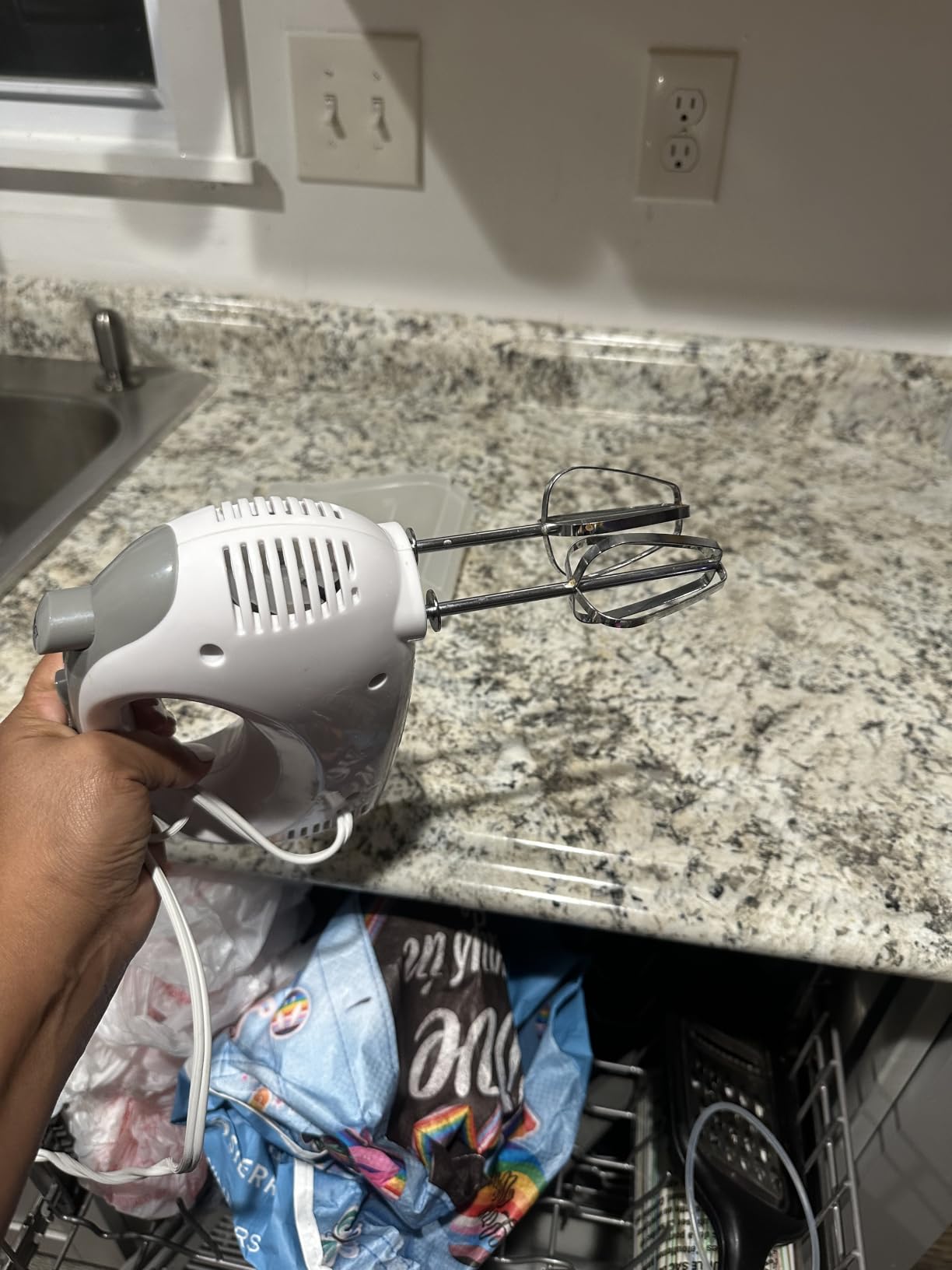 OVENTE 5-Speed Electric Hand Mixer with Storage Case, 150W, Red HM151R customer photo 1