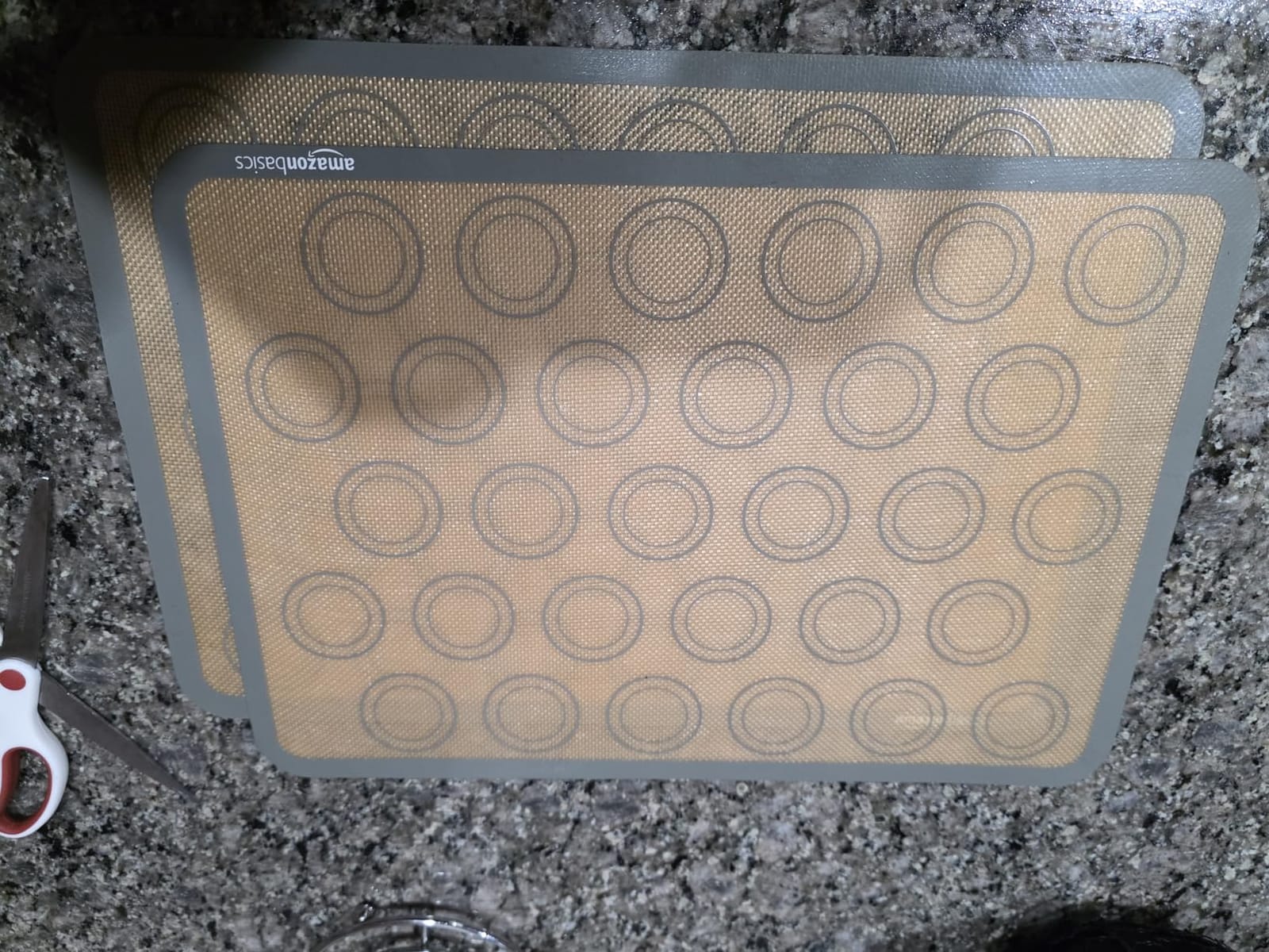 Amazon Basics Non-Stick Silicone Baking Mat, Food Safe, Dishwasher Safe, Heat Resistant, 16.5