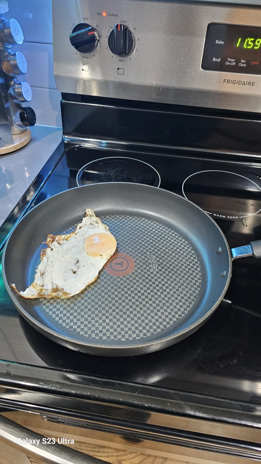 T-fal Ultimate Hard Anodized Nonstick Fry Pan Set, 2-Pack, 10,12 in, Onyx | Titanium nonstick coating, Thermo-Spot heat indicator, Oven safe to 400°F, Dishwasher safe, All stovetops except induction customer photo 1