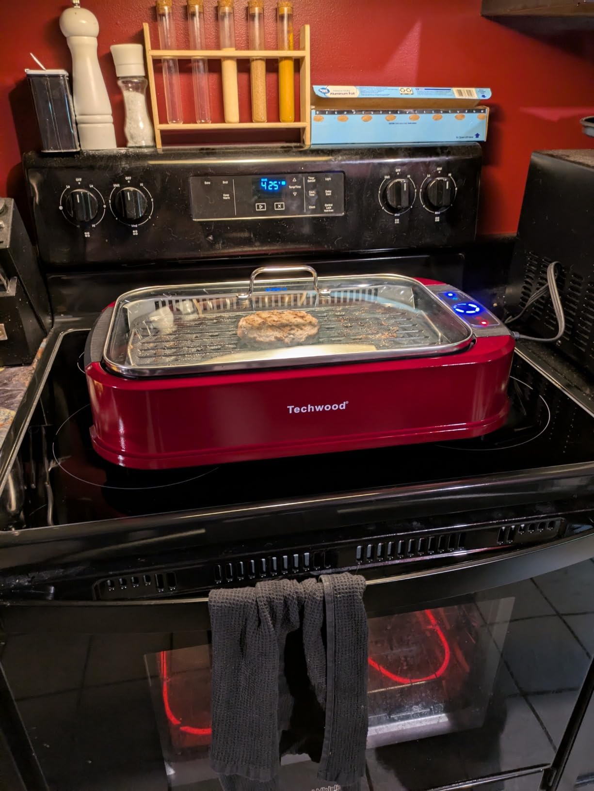 Indoor Smokeless Grill, Techwood 1500W Electric Indoor Grill with Tempered Glass Lid, Portable Non-stick BBQ Korean, Turbo Smoke Extractor Technology, Drip Tray& Double Removable Plate, Black customer photo 2