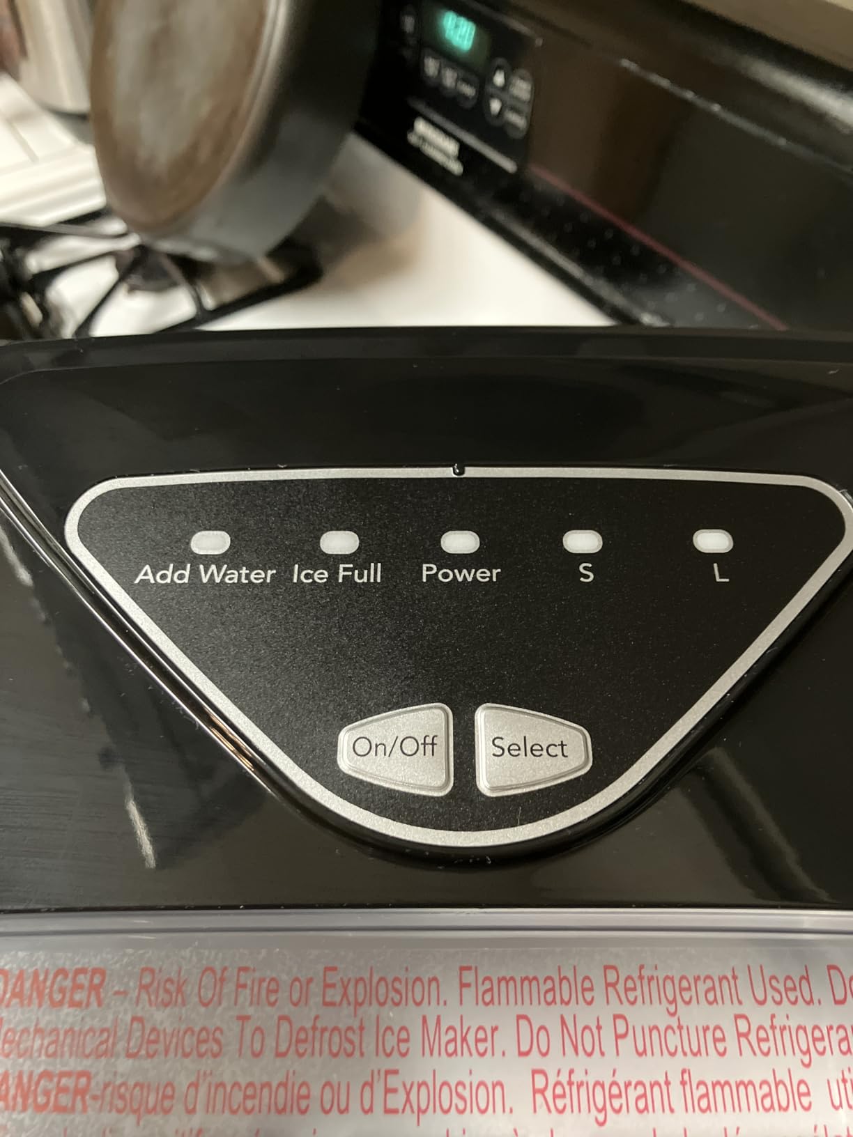 Frigidaire Counter top Portable, 26 lb per Day Nugget Ice Maker Machine (Red Stainless Steel) customer photo 1