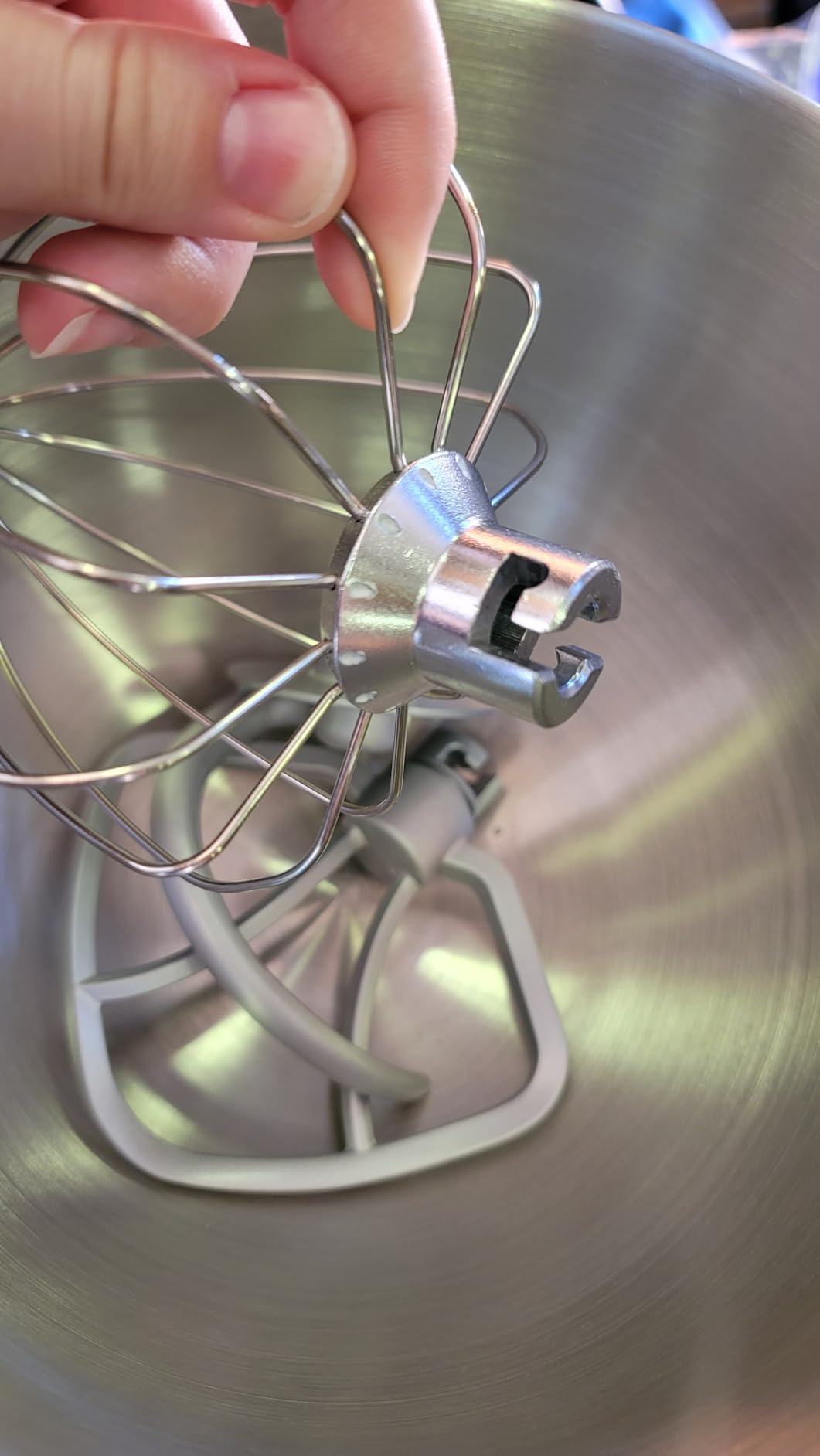 Aucma Stand Mixer, 6.5-QT 660W 6-Speed Tilt-Head Food Mixer, Kitchen Electric Mixer with Dough Hook, Wire Whip & Beater (Silver, 6.5QT) customer photo 1