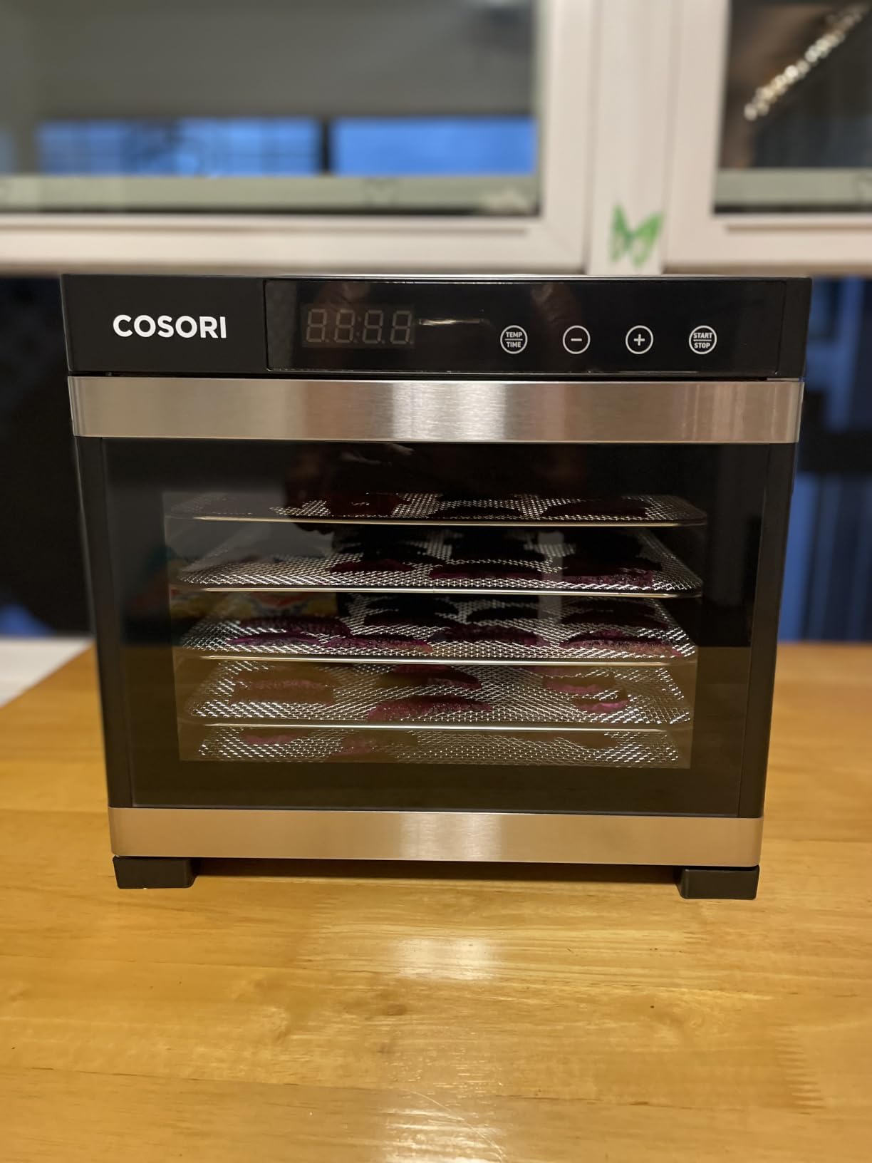 Cosori Food Dehydrator, Bigger Than 7 Trays with Large 6.5 ft² Drying Space, Stainless Steel Trays, 600W Faster Drying, 165°F Dehydrated Dryer for Jerky, Dog Treats, Herbs, Meat, Fruit, Yogurt, Silver customer photo 1