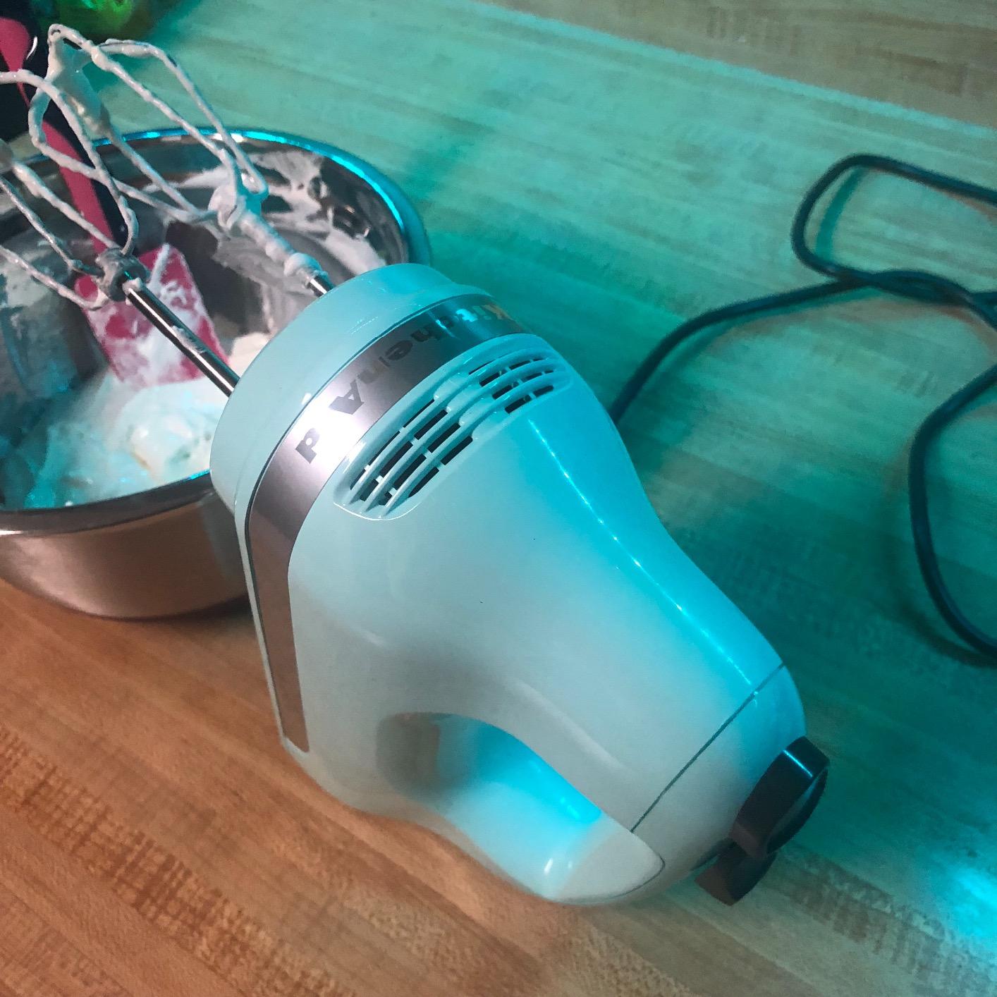 KitchenAid 5 Ultra Power Speed Hand Mixer, KHM512, Aqua Sky | Five Speeds, Lockable Swivel Cord, Turbo Beaters, Easy Release Button, Dishwasher-Safe Beaters customer photo 1