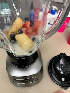 Hamilton Beach Quiet Blender for Smoothies With Wave Action System | 40oz Glass Jar + 20oz Personal Blender Jar | Quiet Design | Stainless Steel Sabre Blades | 800 Watts | Silver | 58181J customer photo 1
